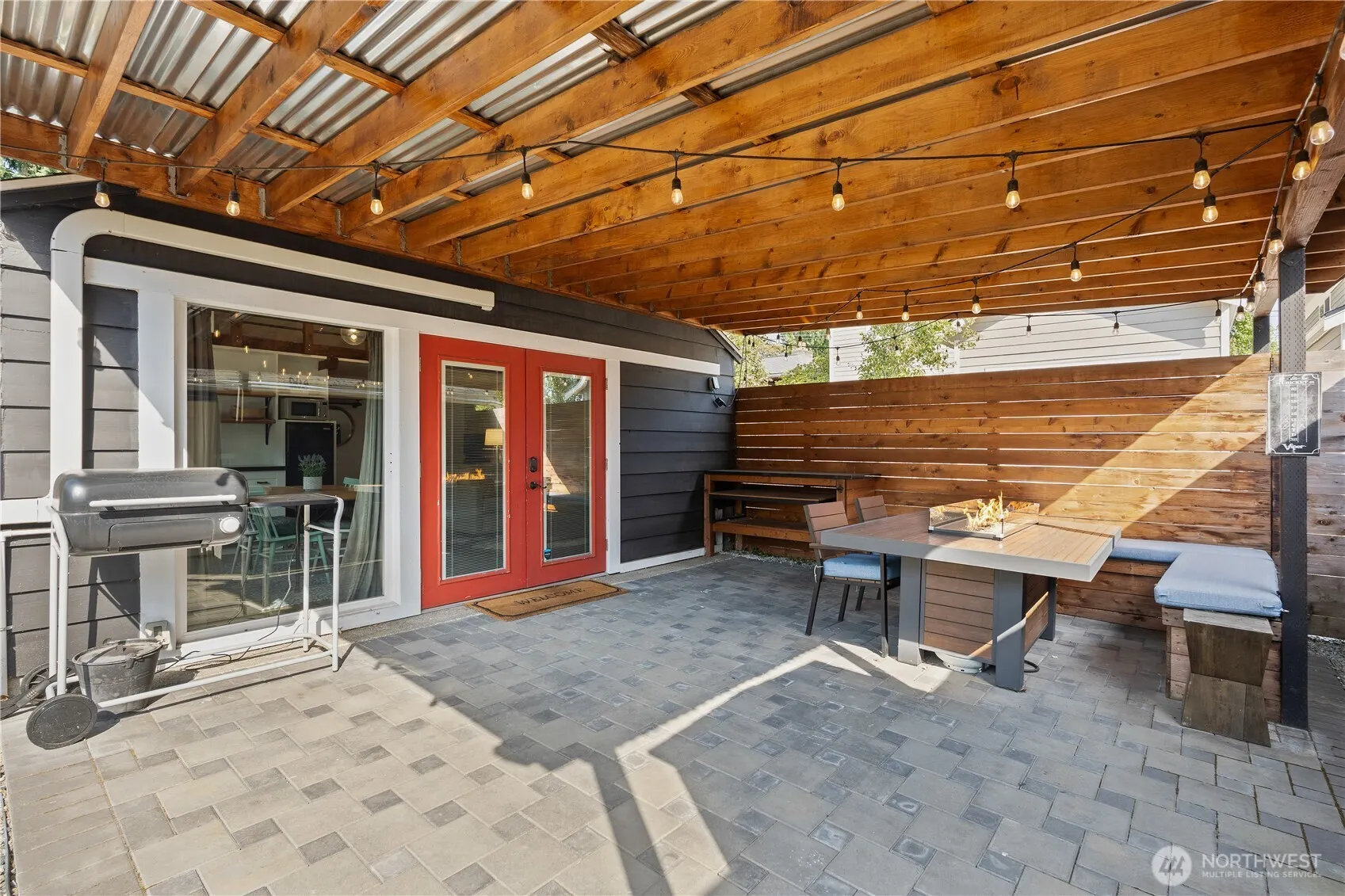 742 N 100 Street , Seattle, WA 98133