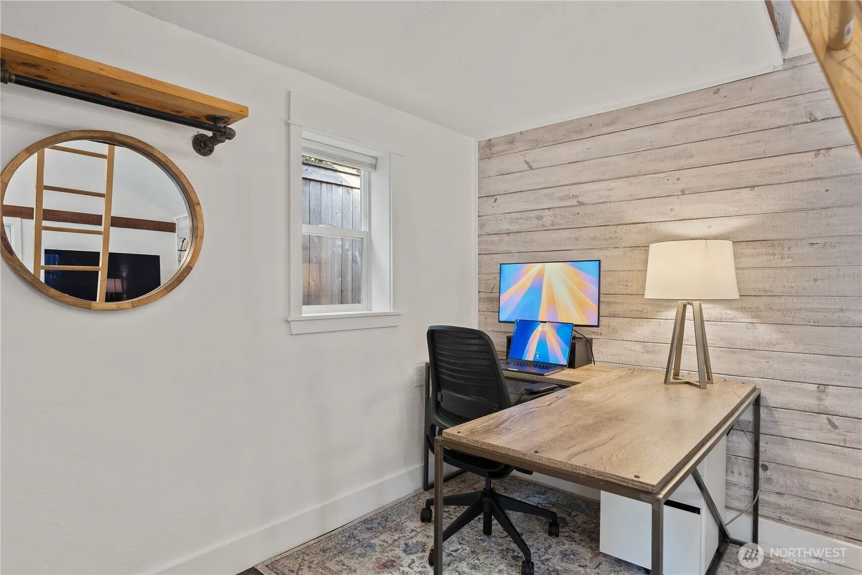 742 N 100 Street , Seattle, WA 98133