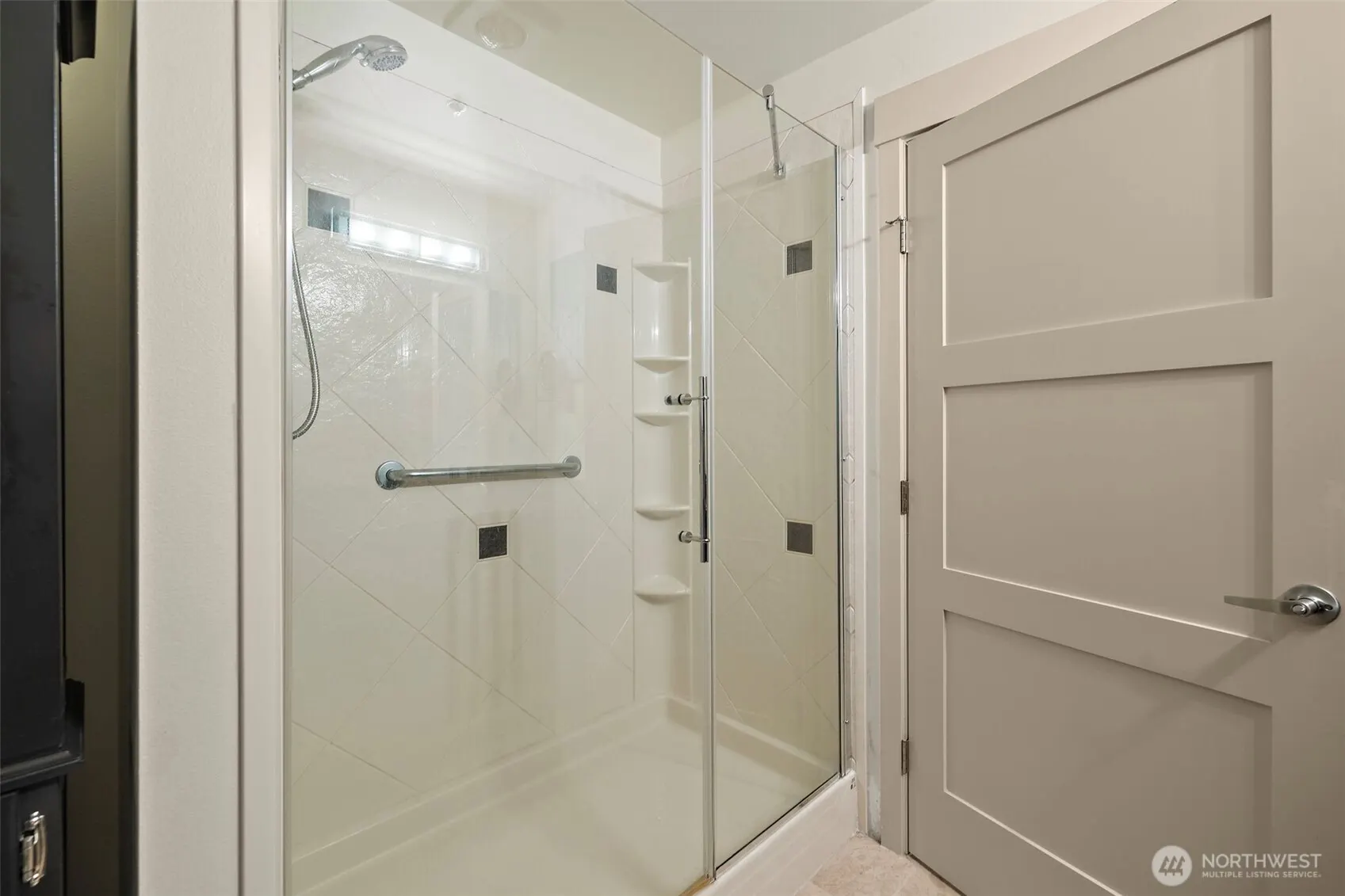 511 100th Avenue NE #305, Bellevue, WA 98004