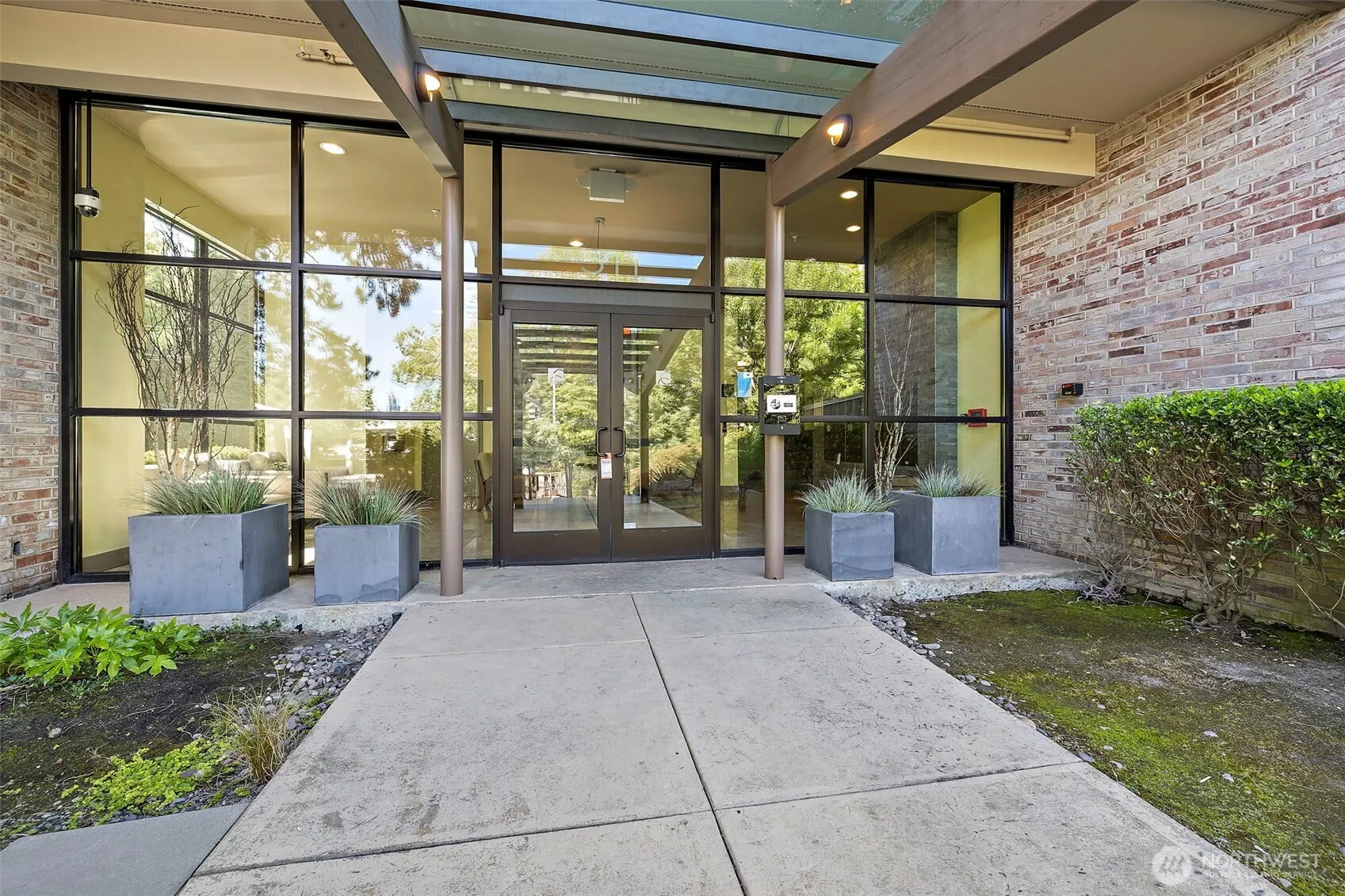511 100th Avenue NE #305, Bellevue, WA 98004