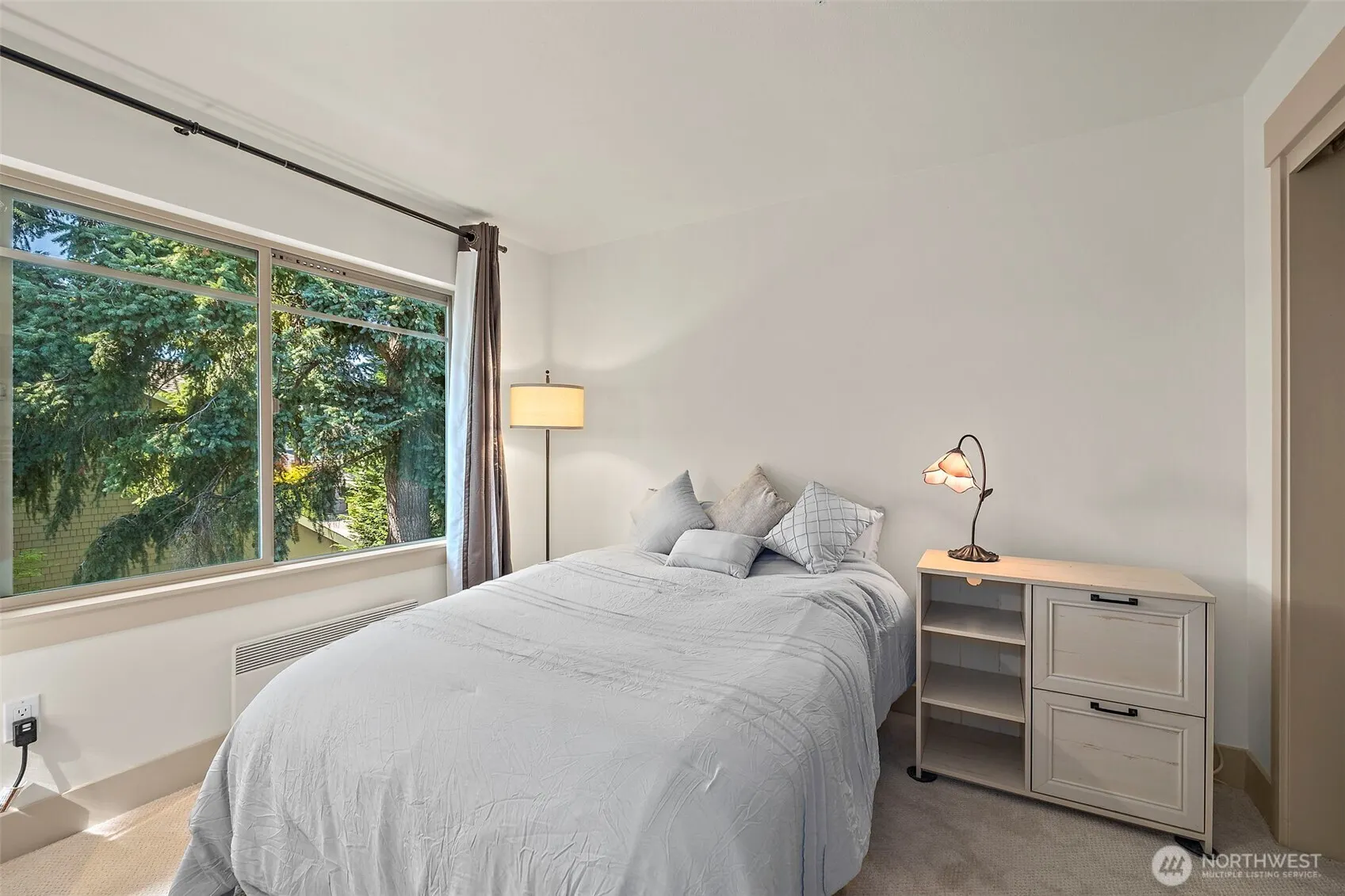 511 100th Avenue NE #305, Bellevue, WA 98004