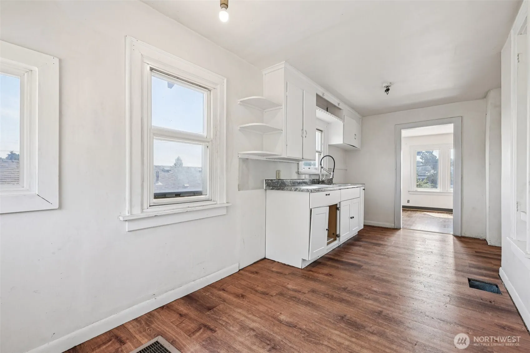1234 S Director Street , Seattle, WA 98108