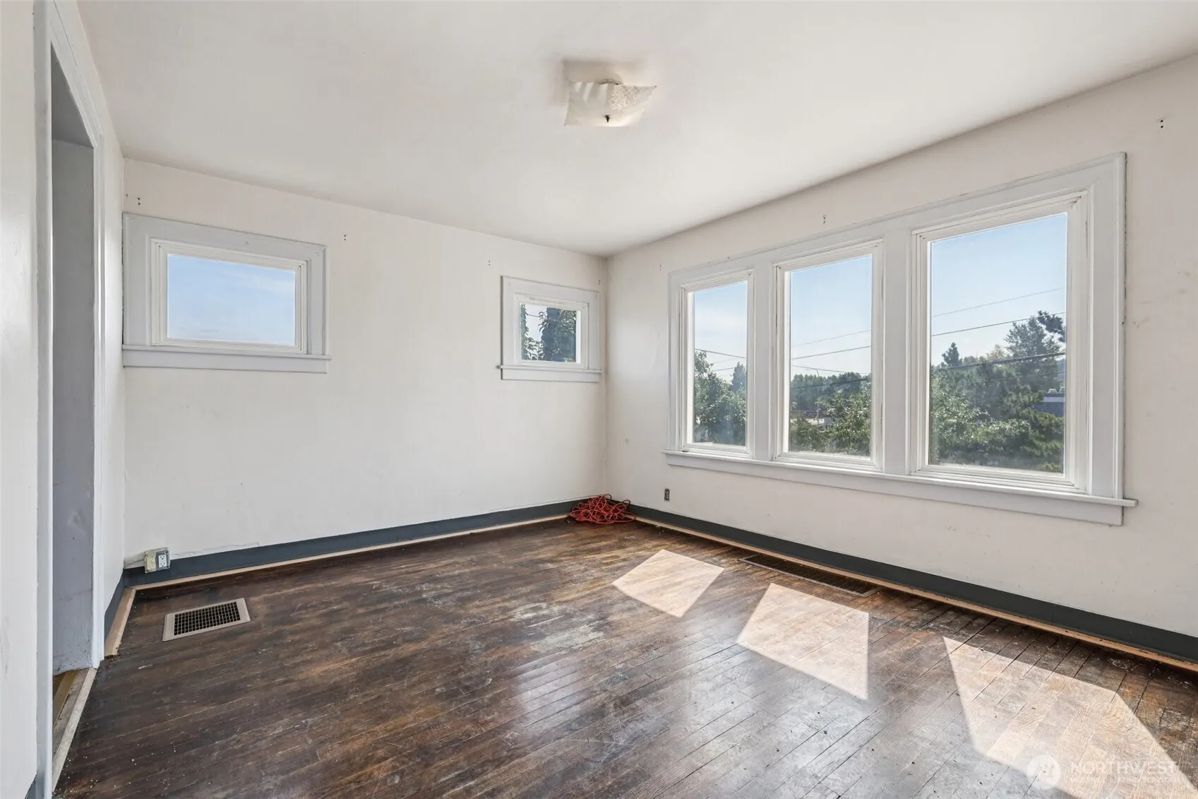 1234 S Director Street , Seattle, WA 98108