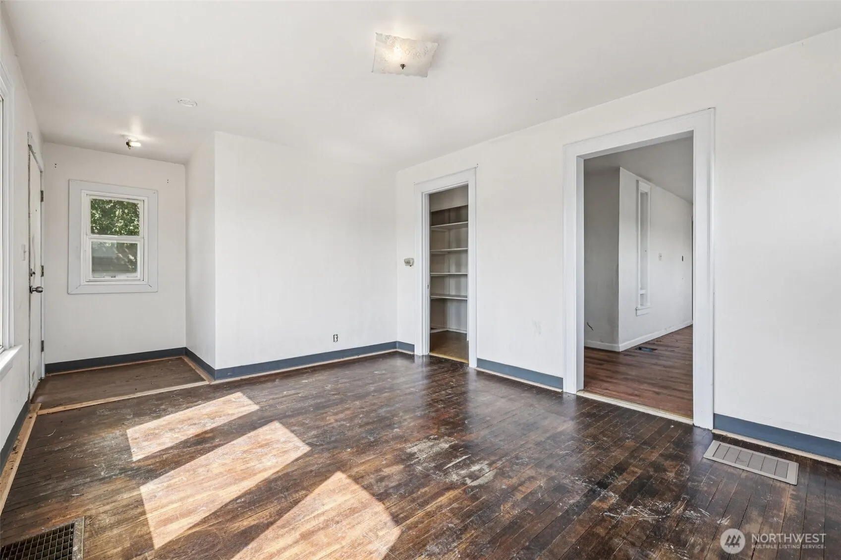 1234 S Director Street , Seattle, WA 98108