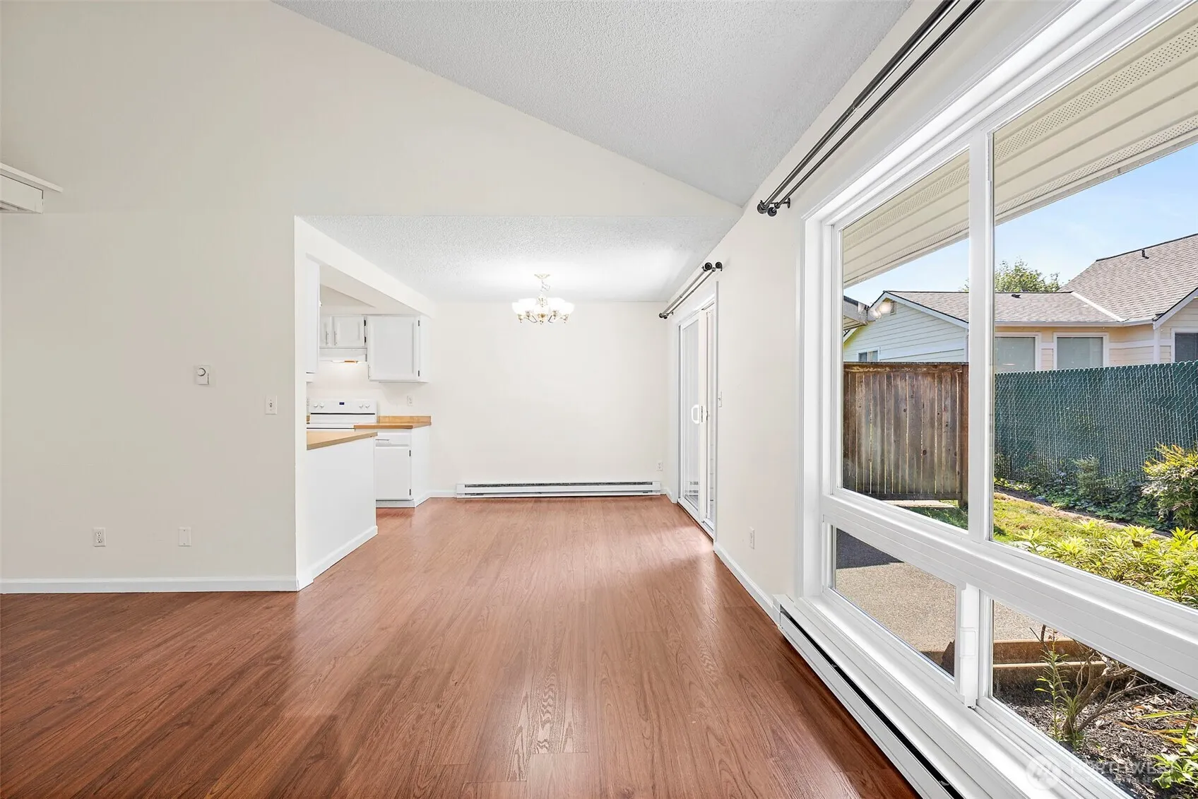 15208 NE 8th Street #C3, Bellevue, WA 98007
