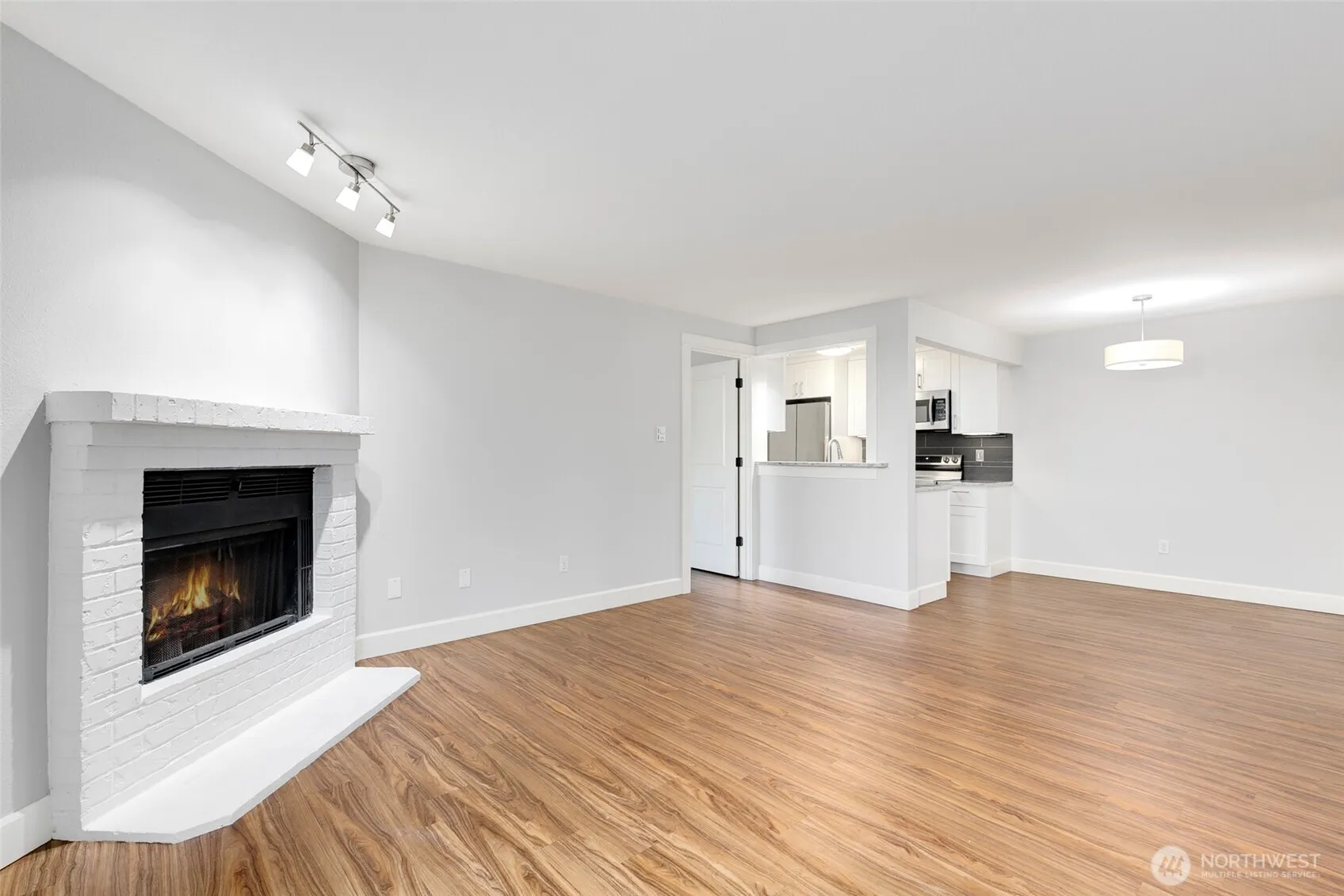 14200 NE 171st Street #G106, Woodinville, WA 98072-9271