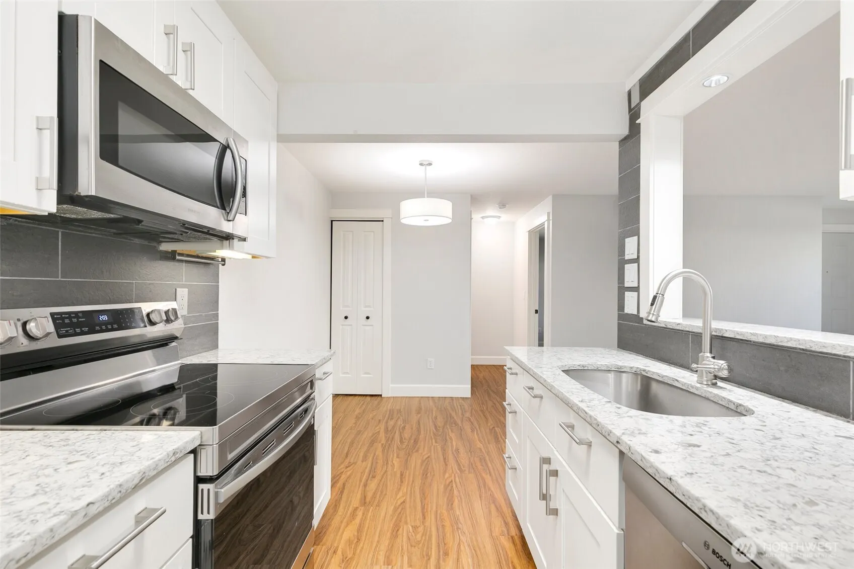 14200 NE 171st Street #G106, Woodinville, WA 98072-9271
