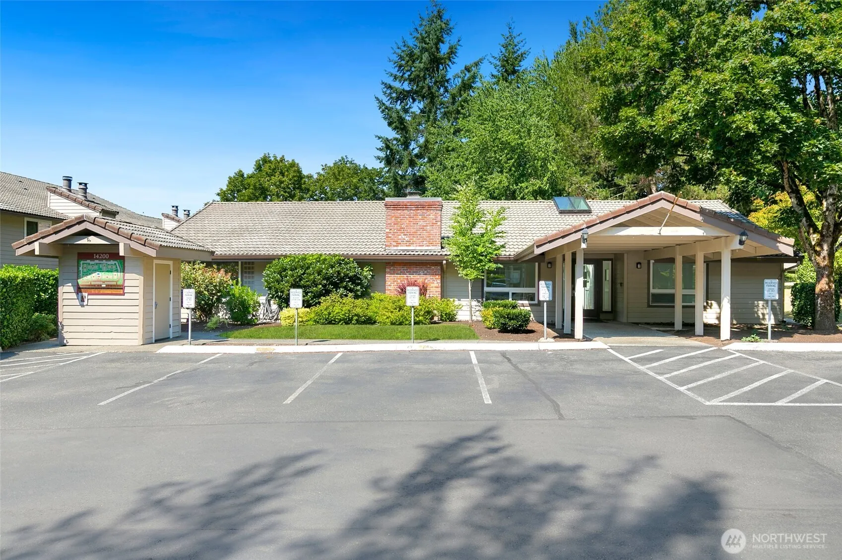 14200 NE 171st Street #G106, Woodinville, WA 98072-9271