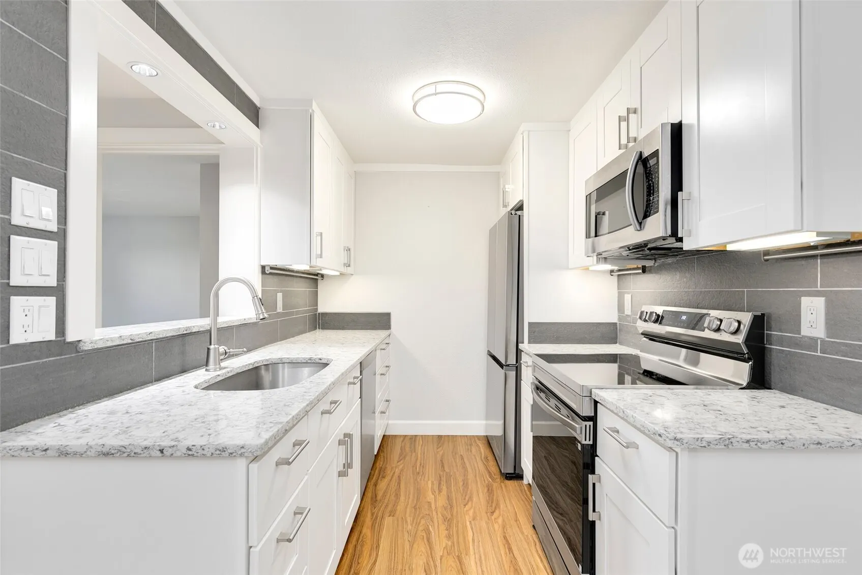 14200 NE 171st Street #G106, Woodinville, WA 98072-9271