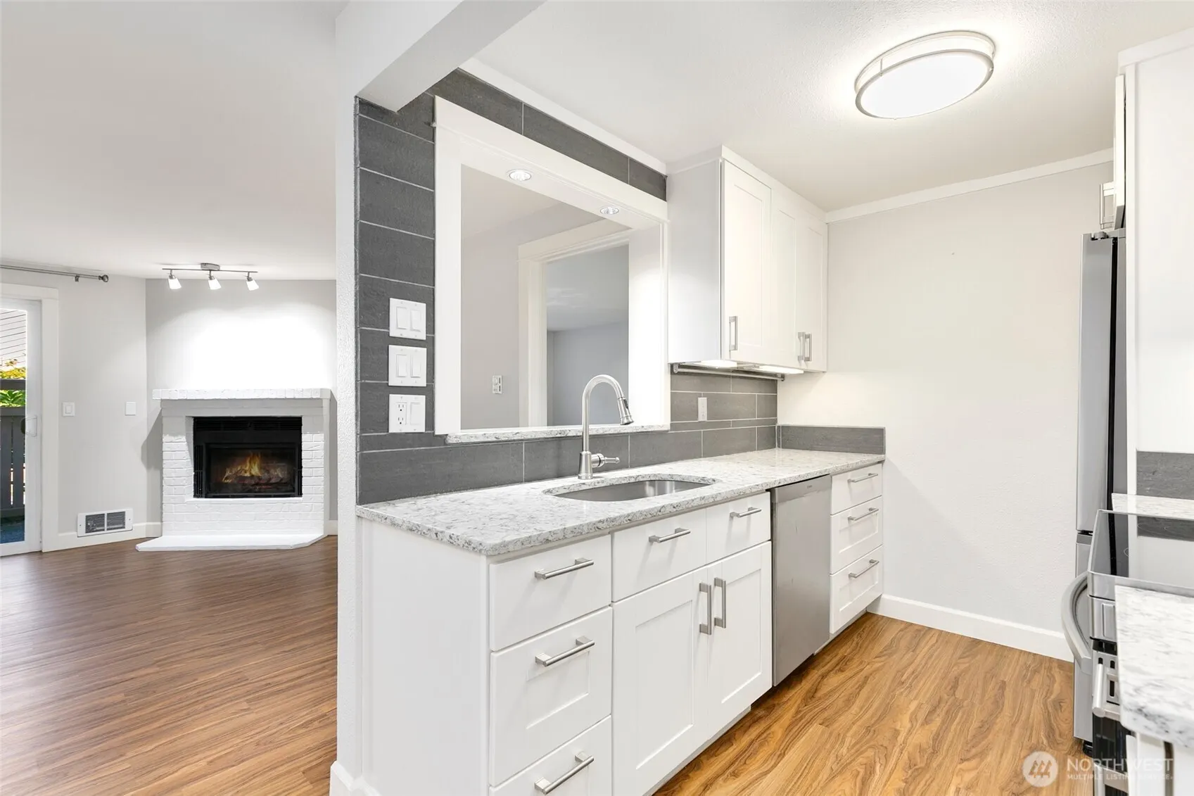 14200 NE 171st Street #G106, Woodinville, WA 98072-9271