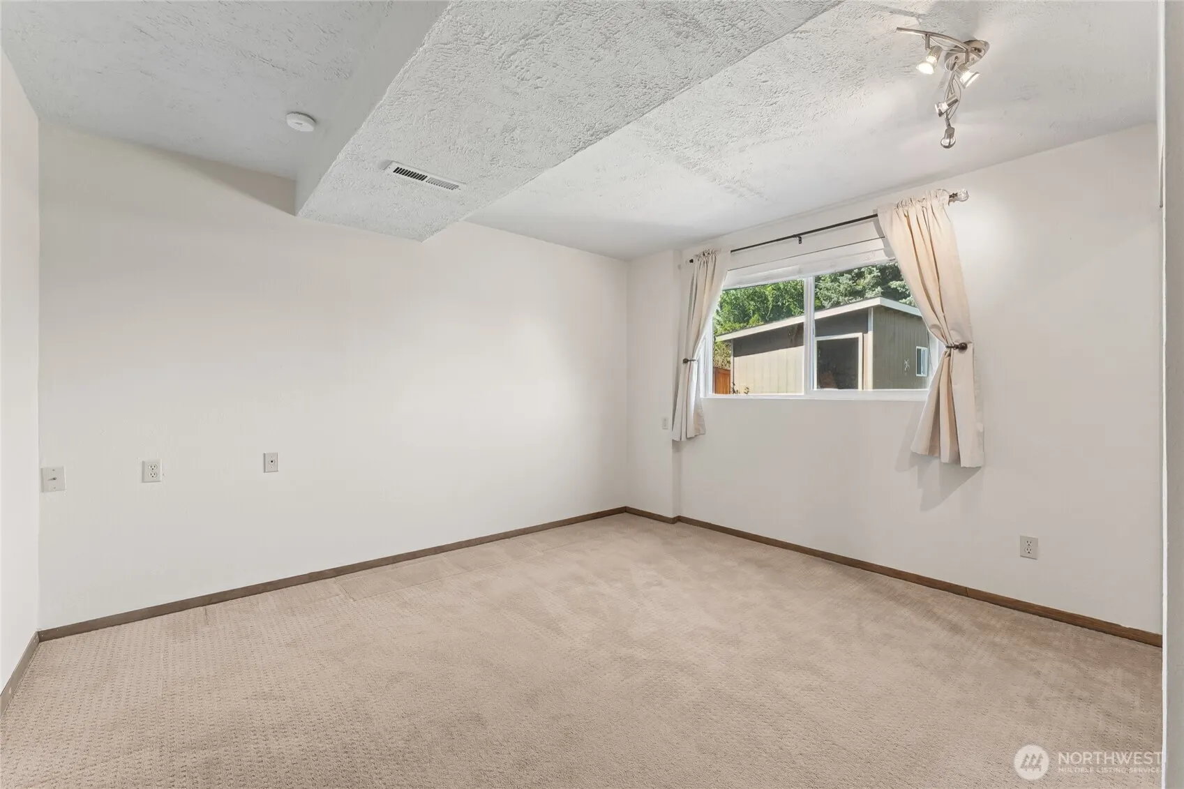 2402 SE 21st Street , Renton, WA 98055