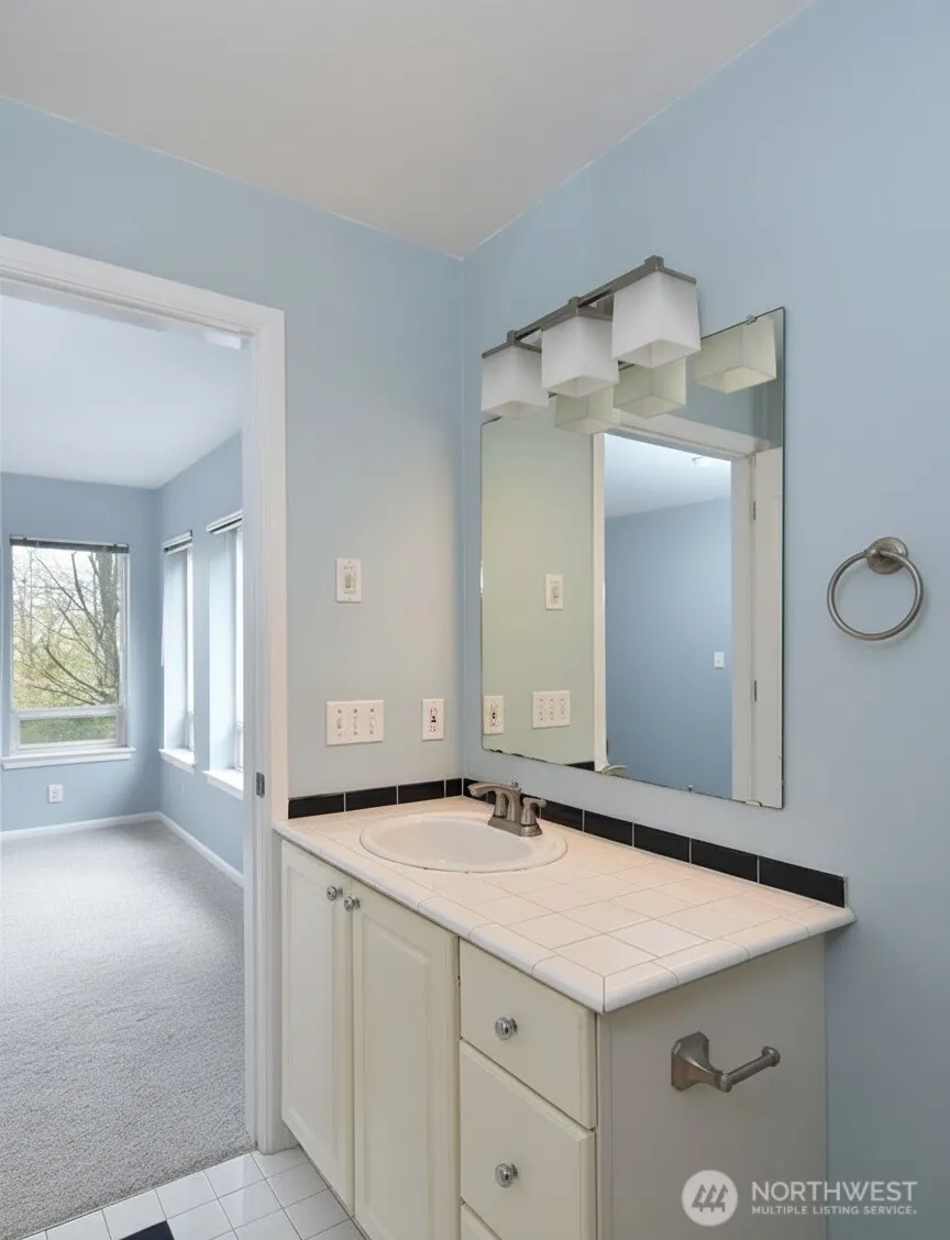 2419 8th Avenue N #202, Seattle, WA 98109