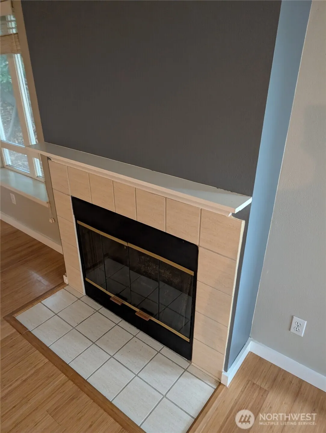 2419 8th Avenue N #202, Seattle, WA 98109