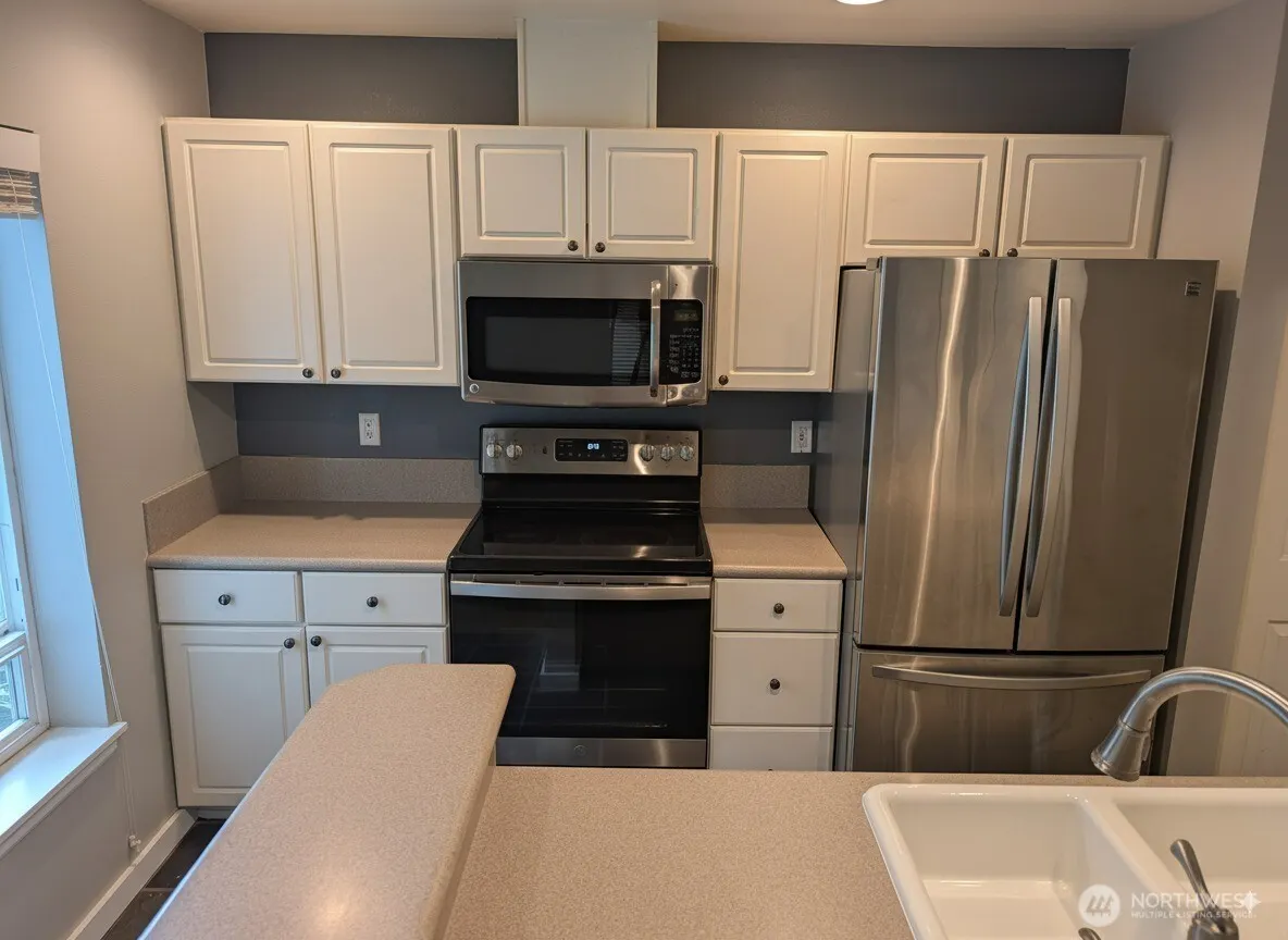 2419 8th Avenue N #202, Seattle, WA 98109