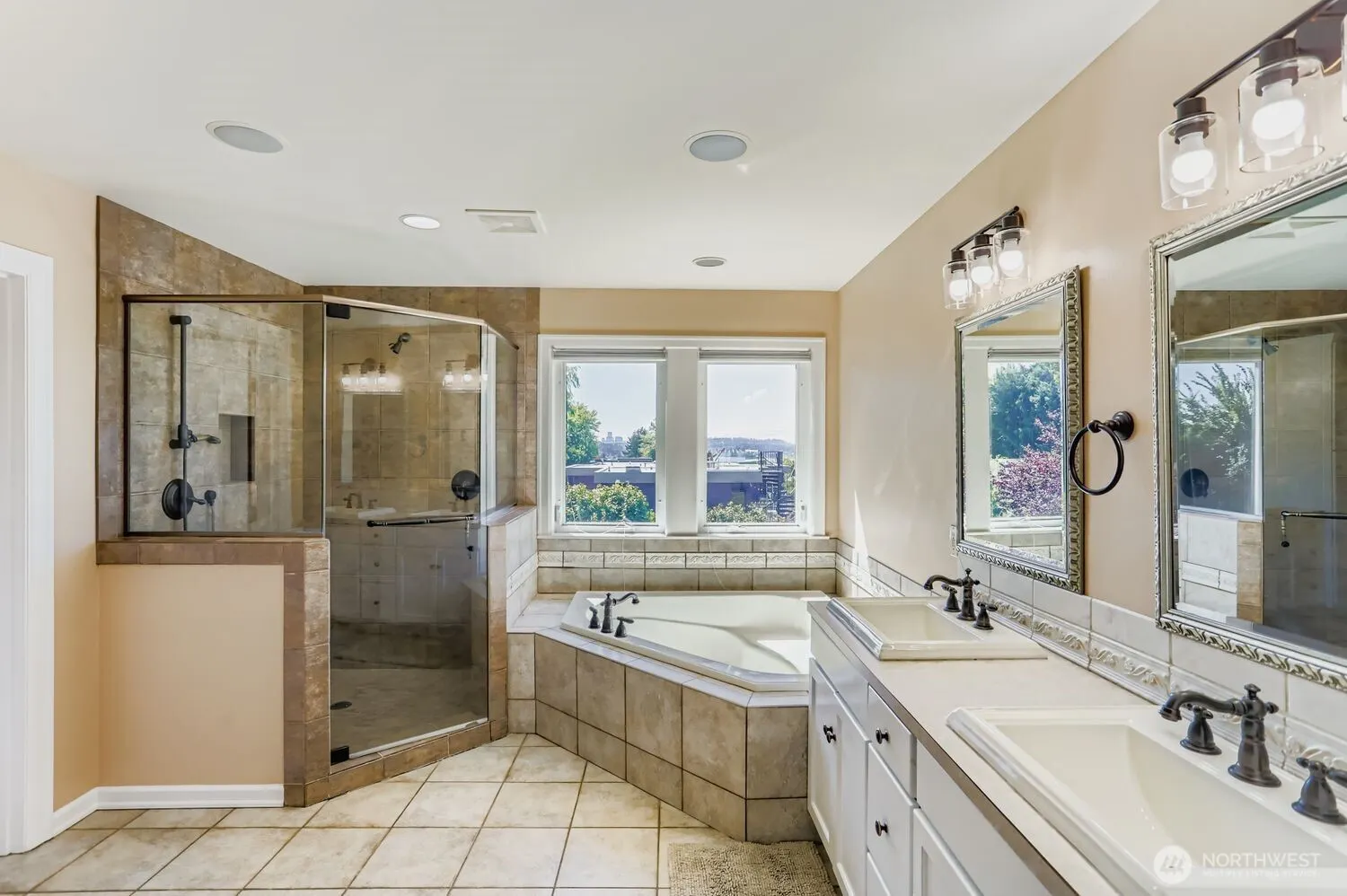 117 11th Avenue , Kirkland, WA 98033