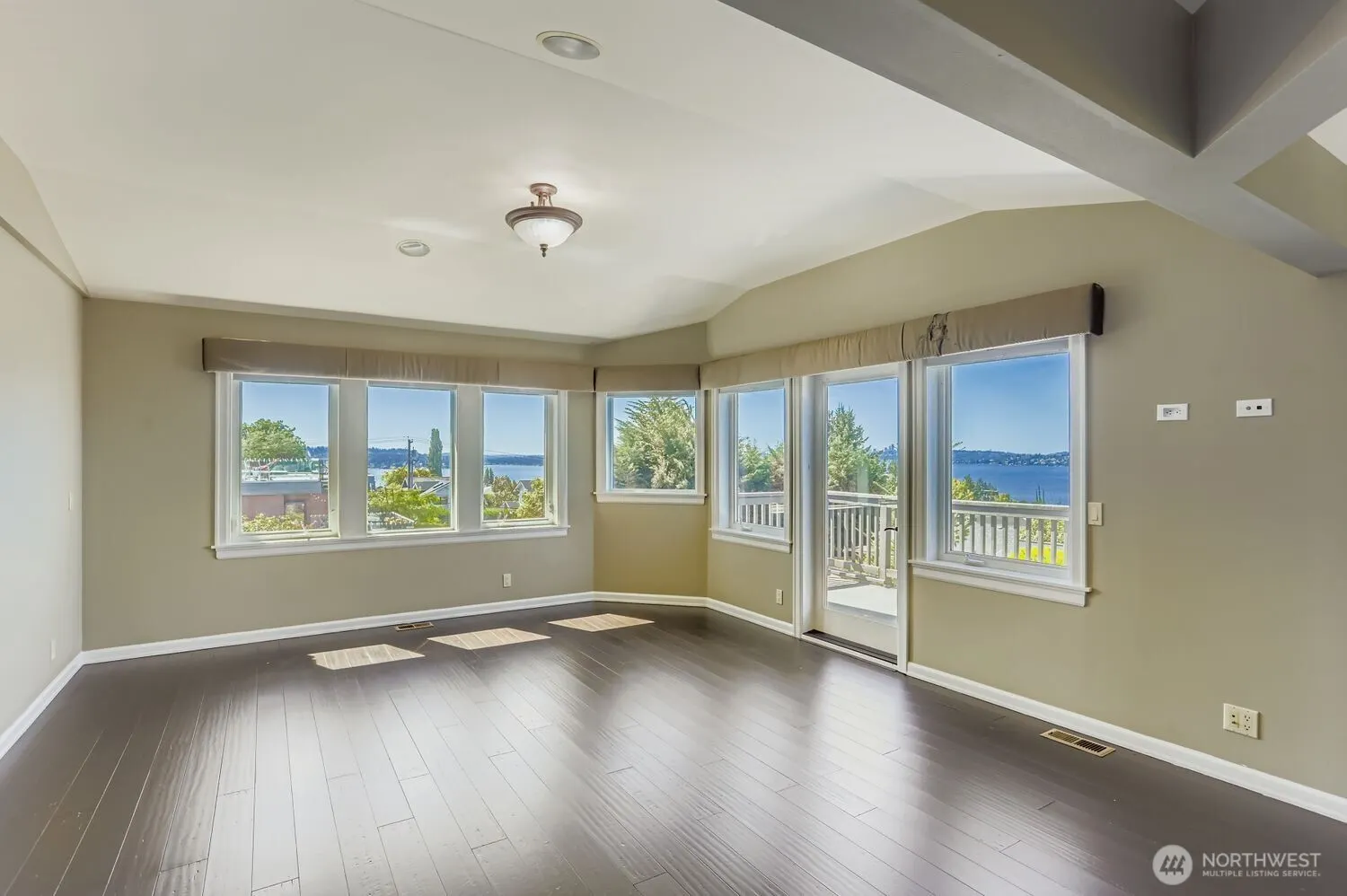 117 11th Avenue , Kirkland, WA 98033