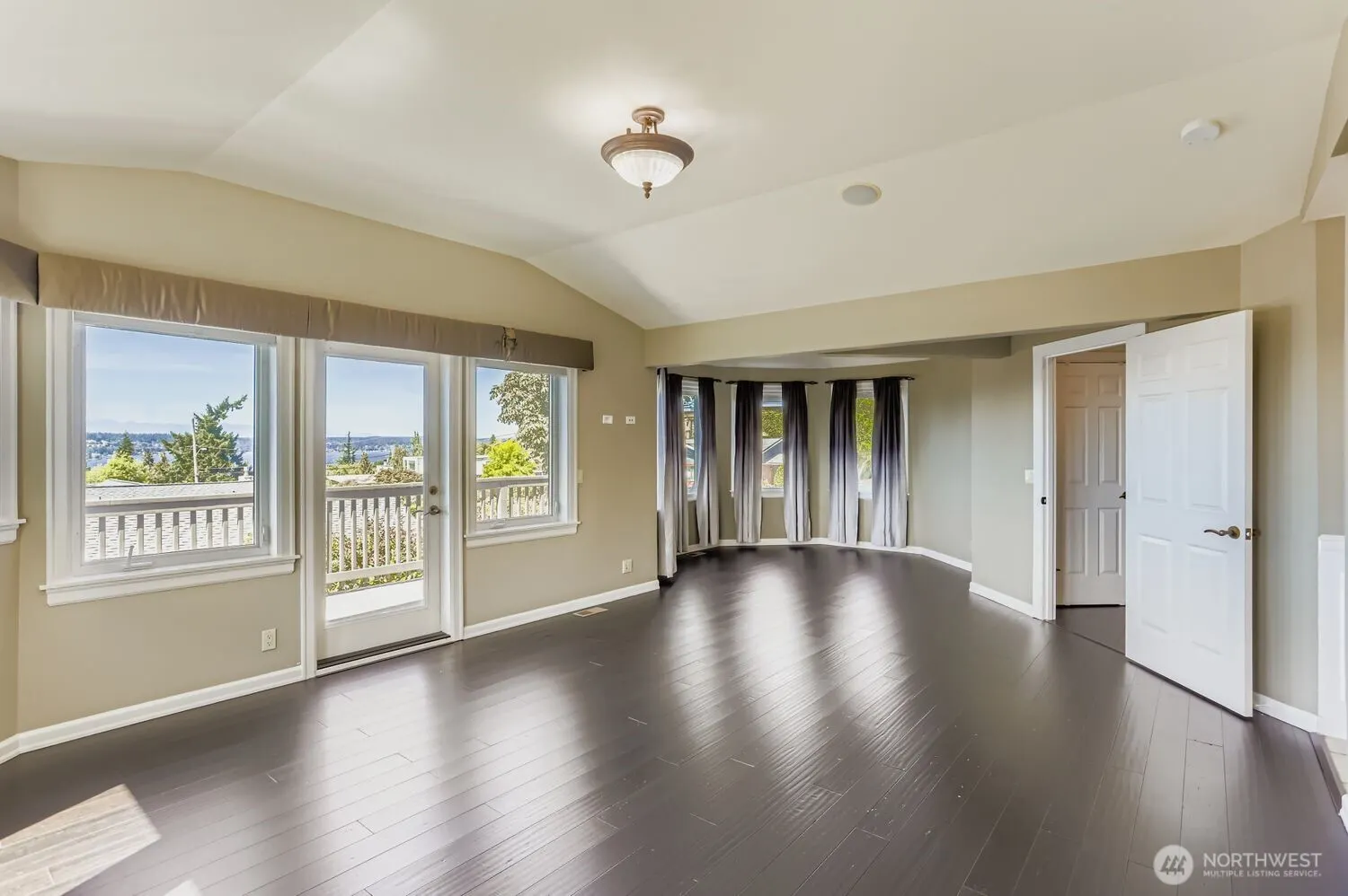 117 11th Avenue , Kirkland, WA 98033