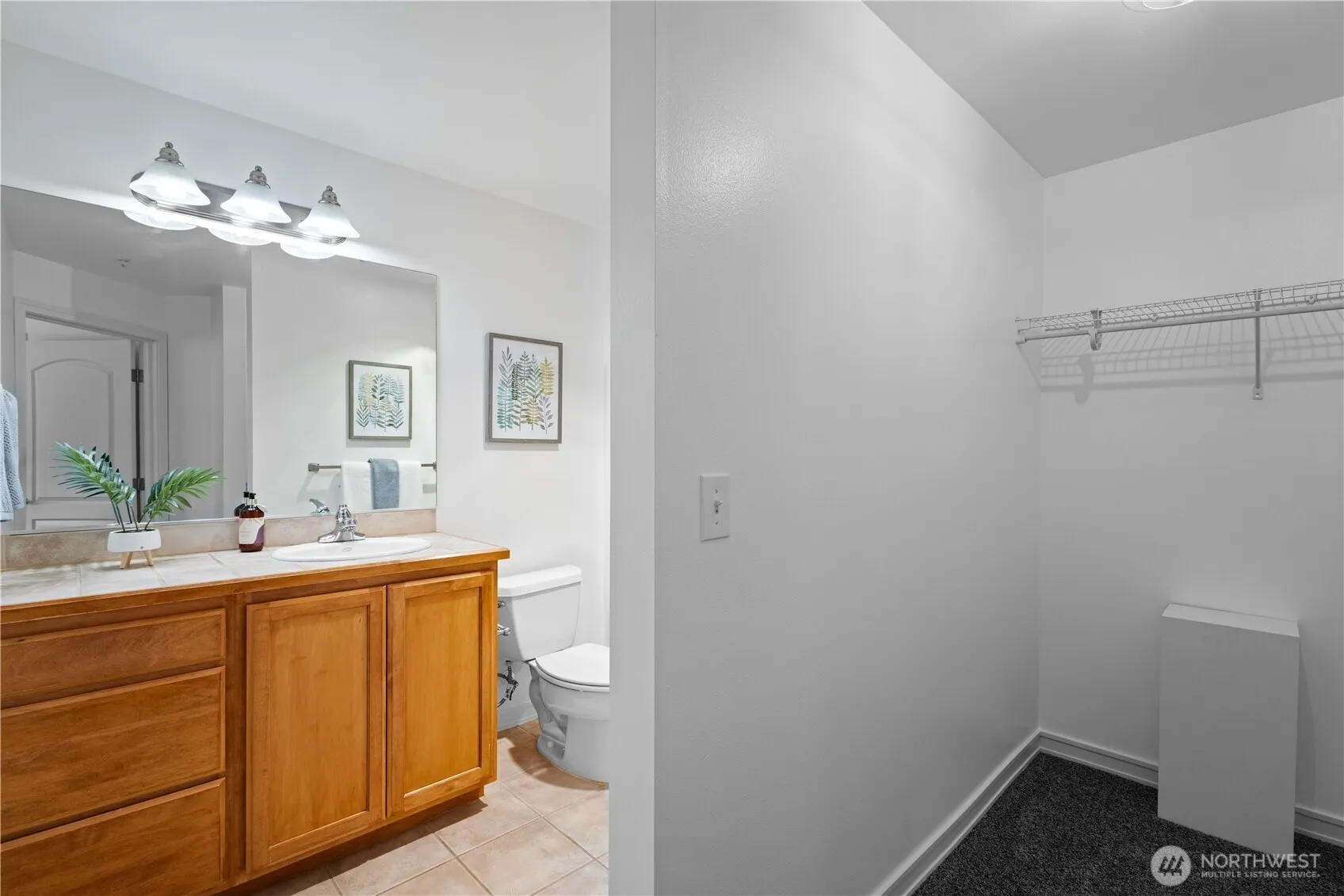 3121 W Government Way #302, Seattle, WA 98199