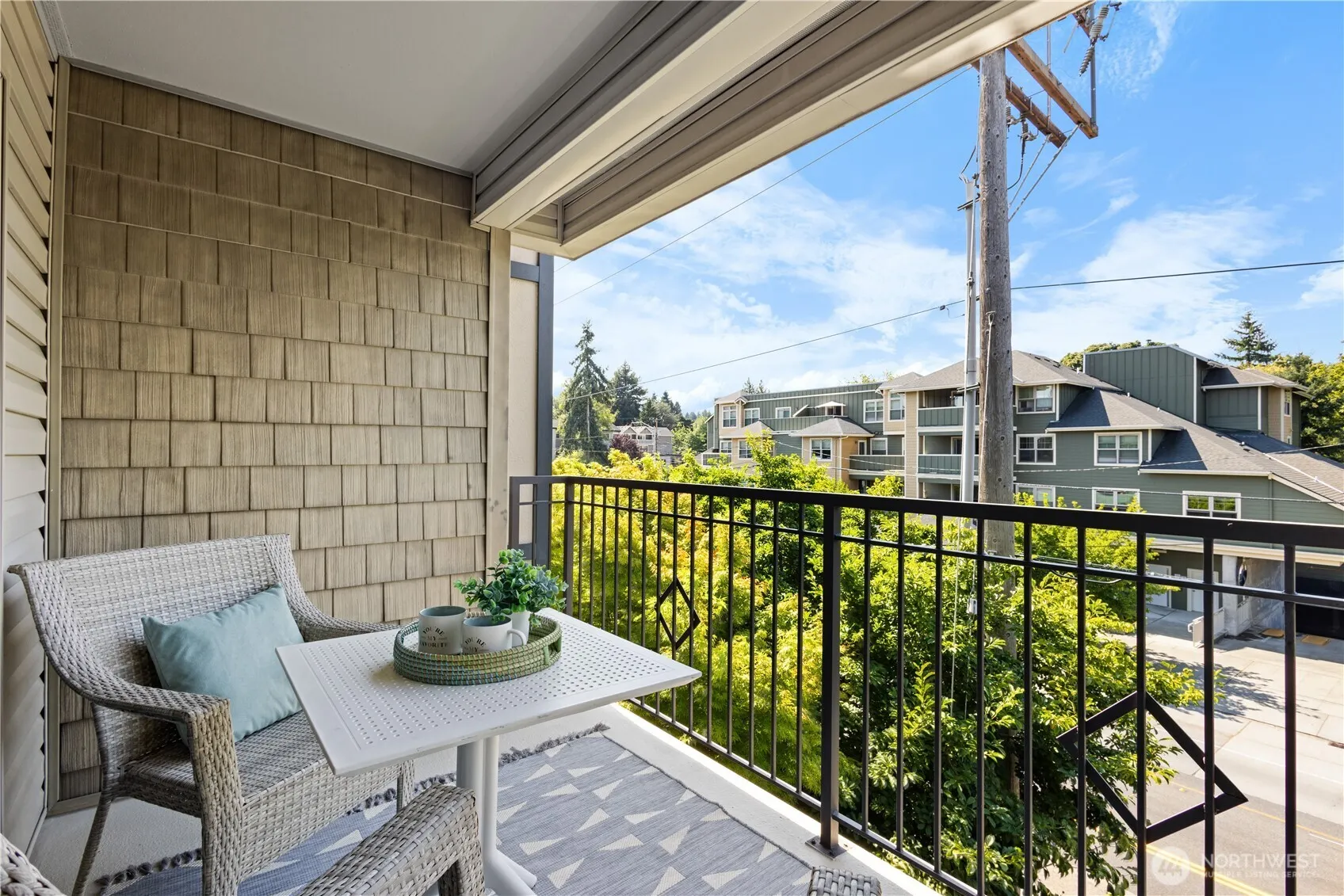 3121 W Government Way #302, Seattle, WA 98199