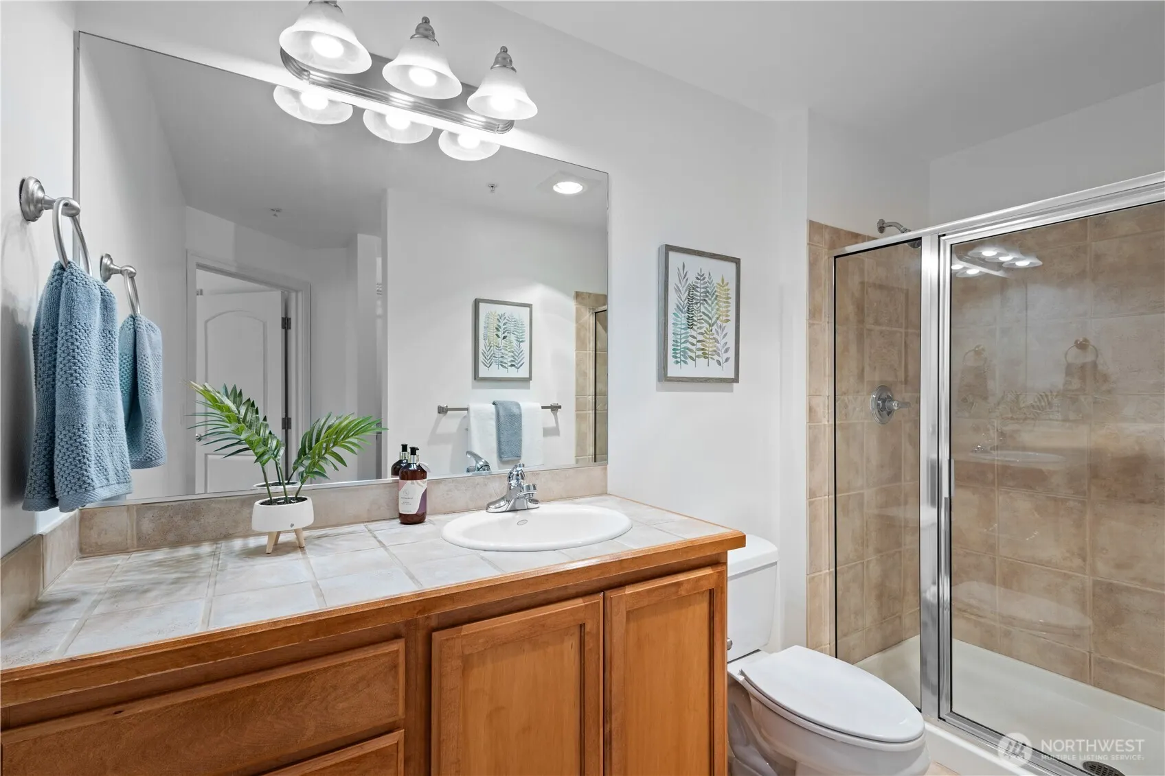 3121 W Government Way #302, Seattle, WA 98199
