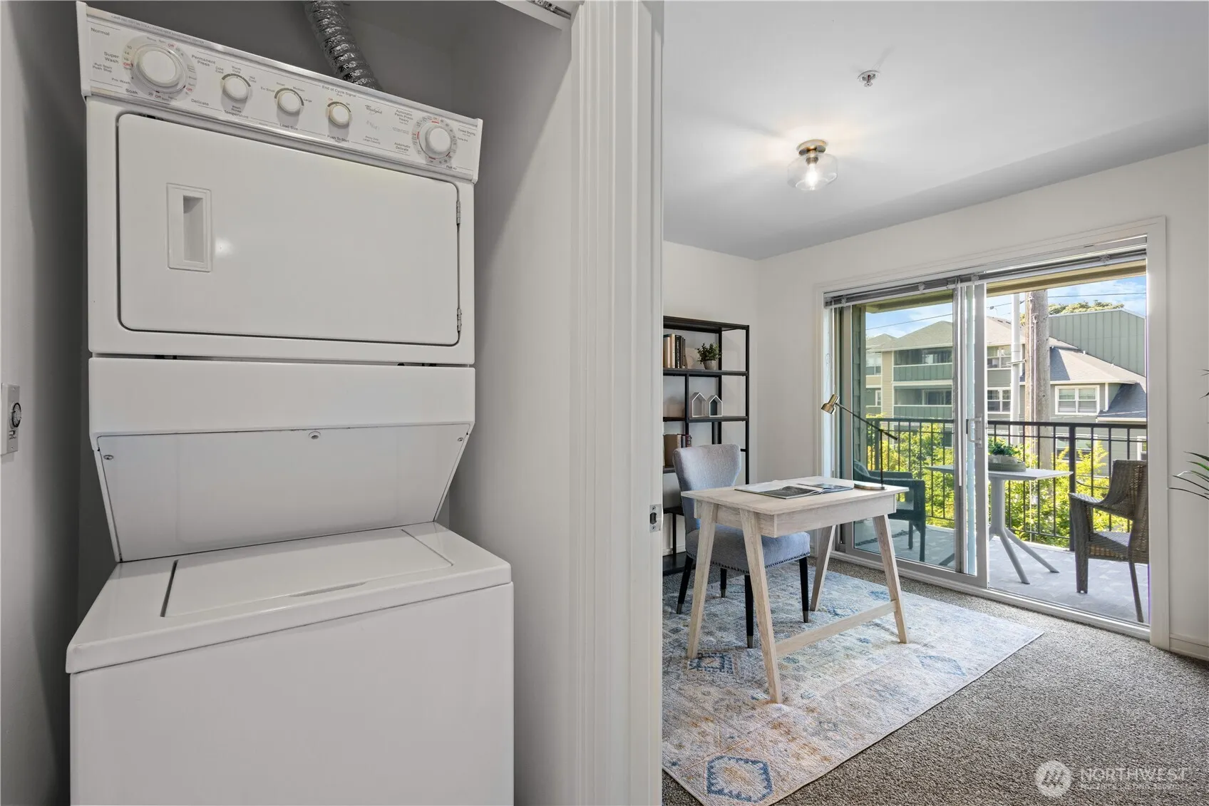3121 W Government Way #302, Seattle, WA 98199