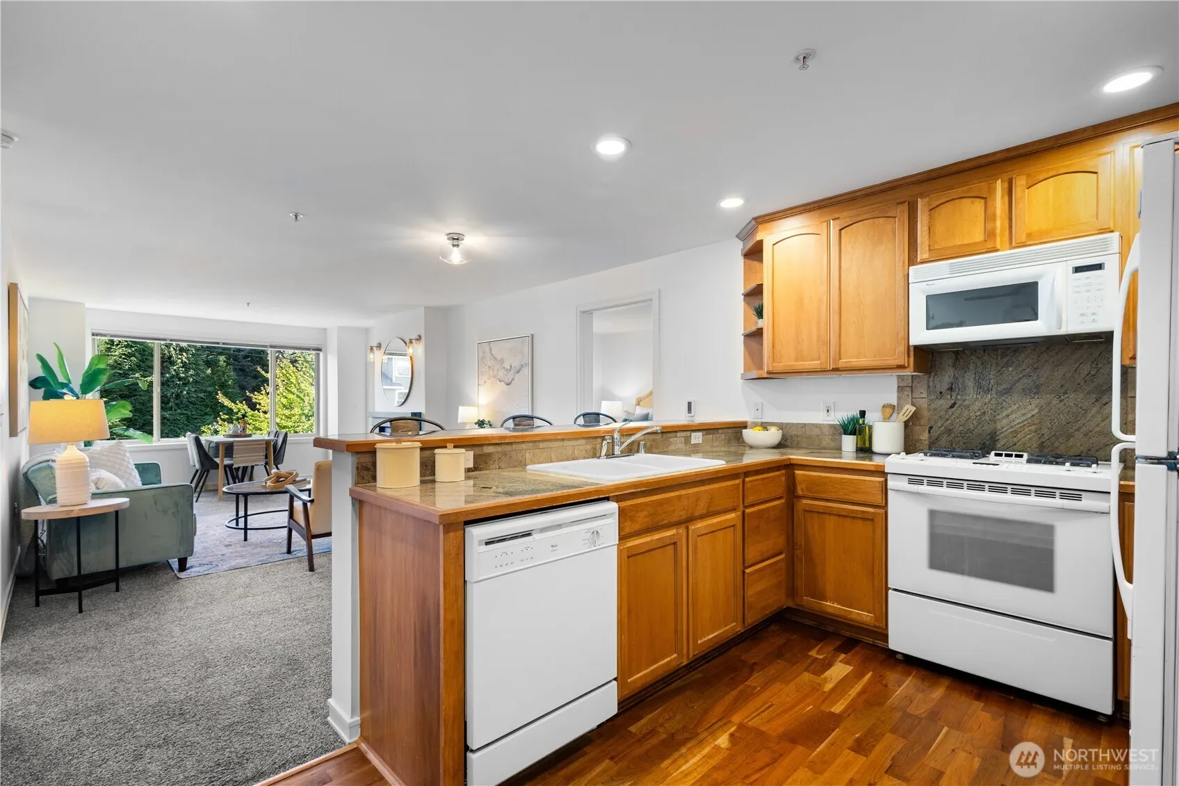 3121 W Government Way #302, Seattle, WA 98199