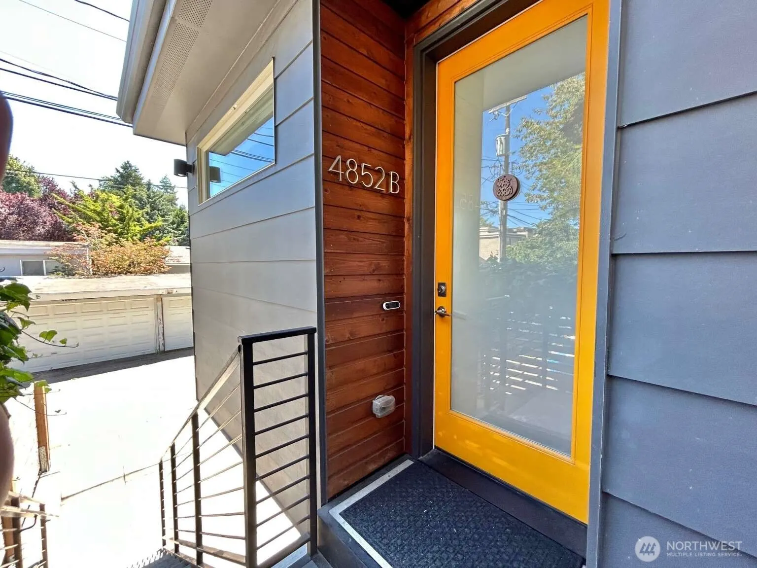4852 40th Avenue SW #B, Seattle, WA 98116