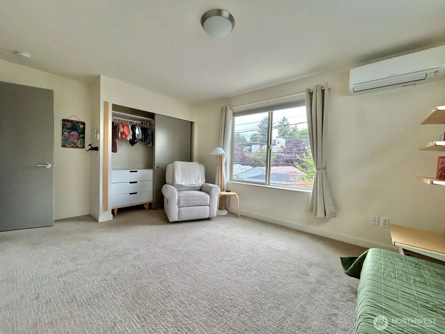 4852 40th Avenue SW #B, Seattle, WA 98116