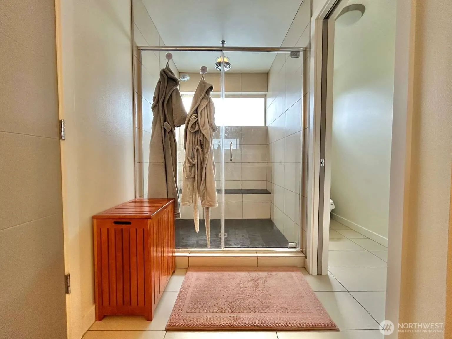 4852 40th Avenue SW #B, Seattle, WA 98116