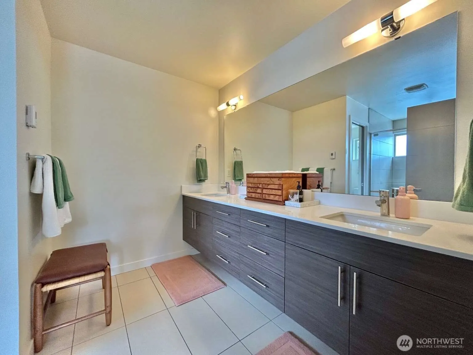 4852 40th Avenue SW #B, Seattle, WA 98116