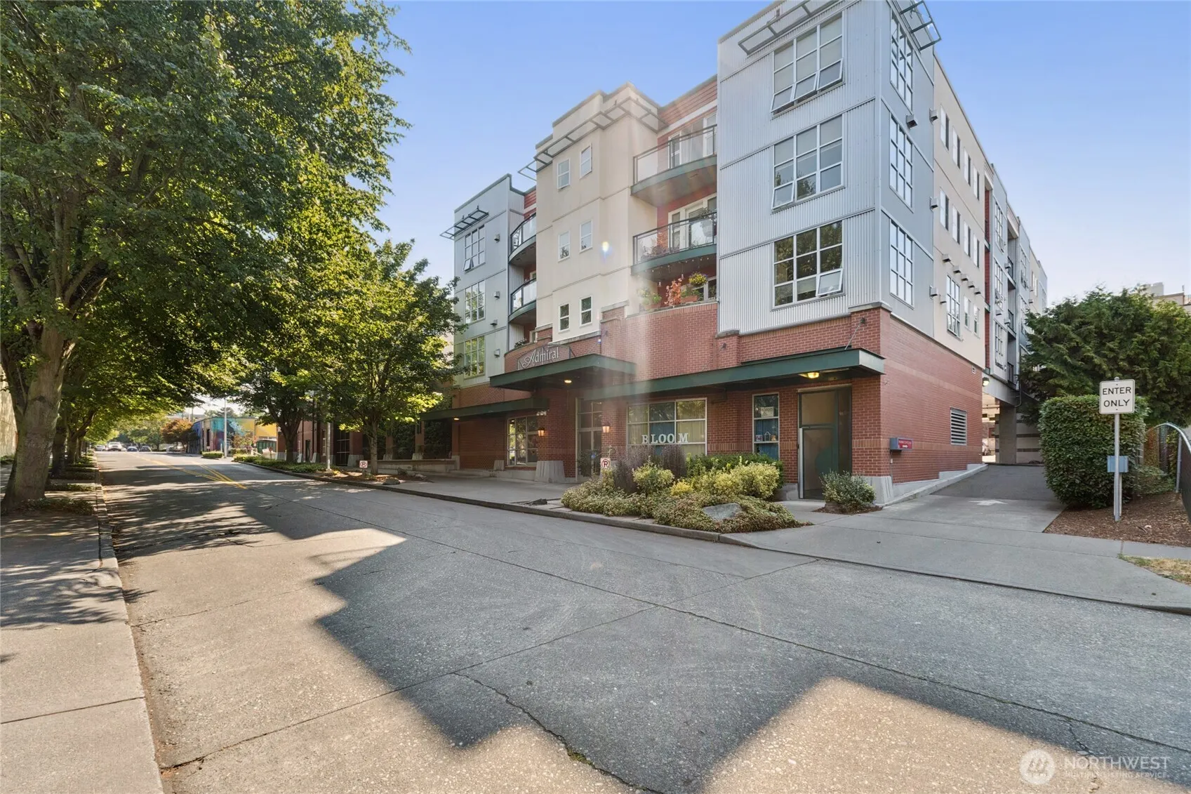 2331 42nd Avenue SW #414, Seattle, WA 98116