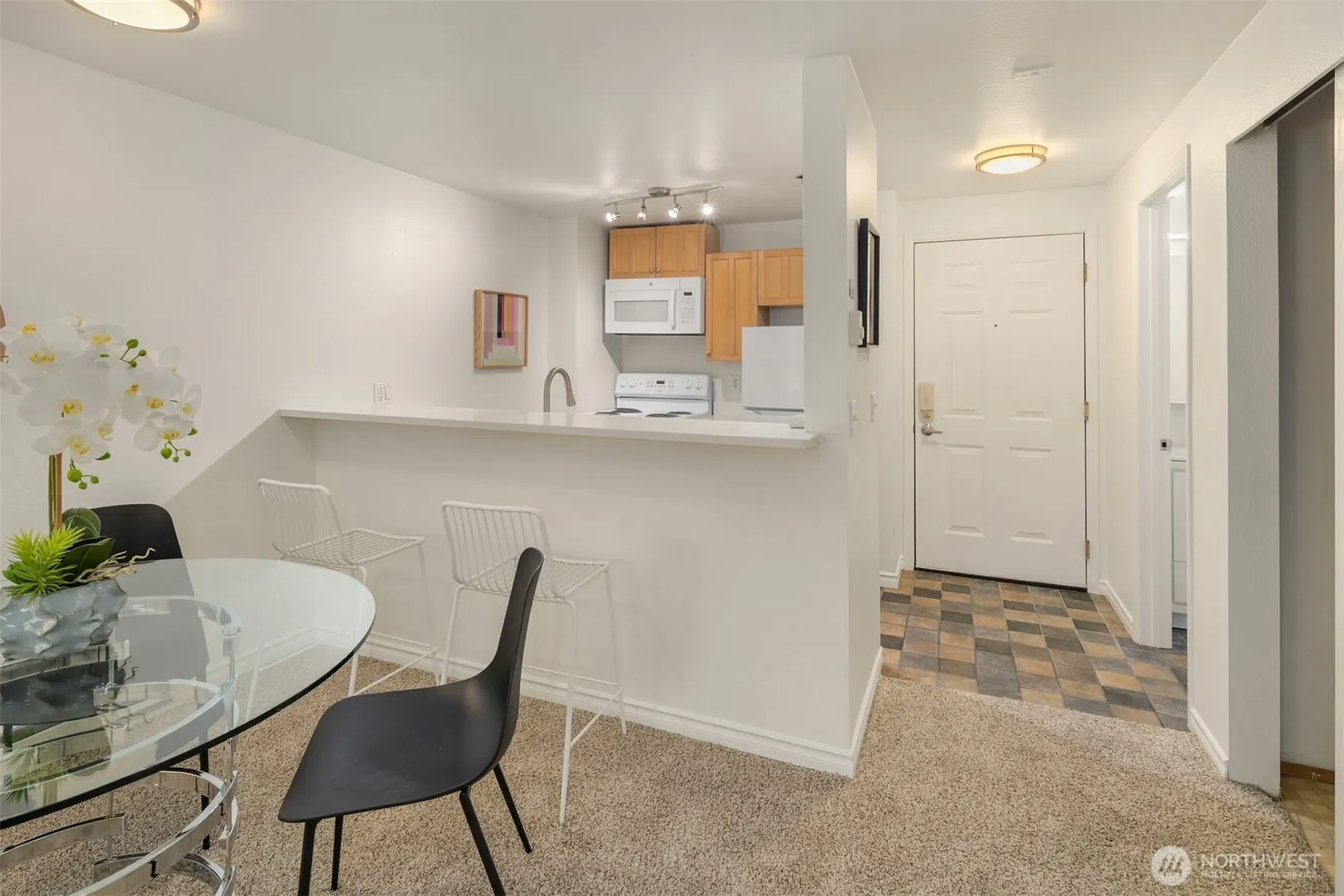 1616 Summit Avenue #N203, Seattle, WA 98122