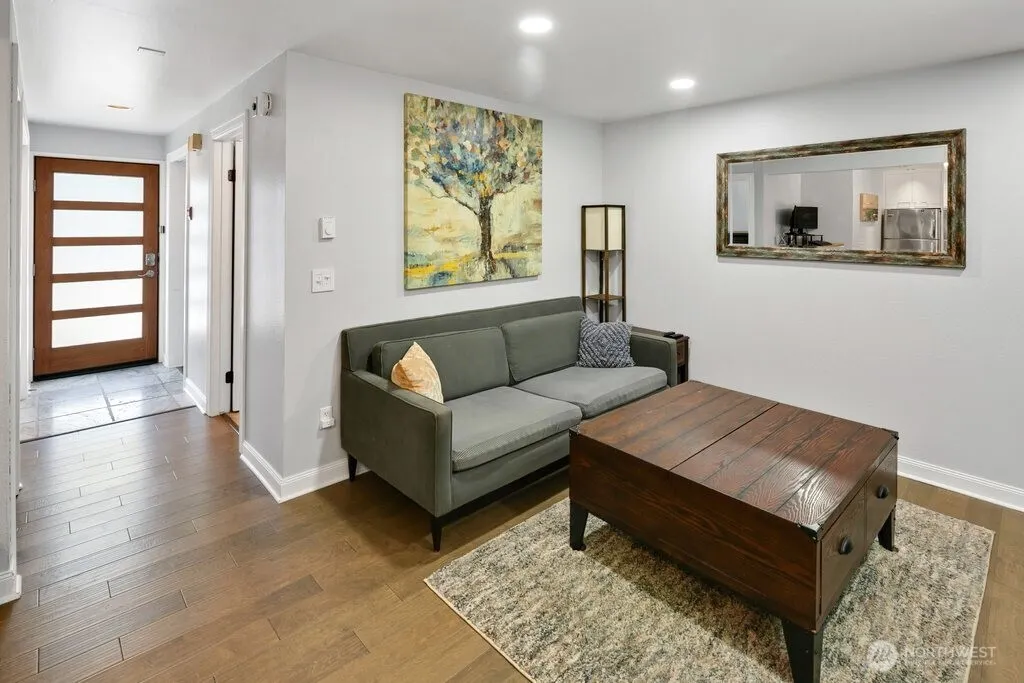 756 N 72nd Street #102, Seattle, WA 98103-0020