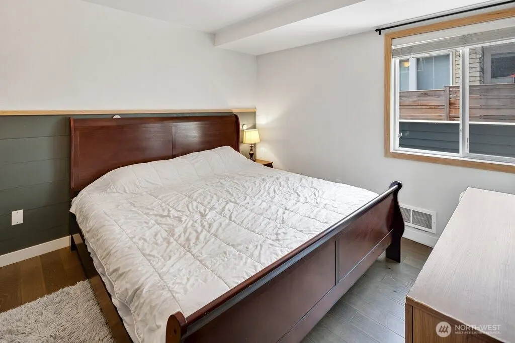 756 N 72nd Street #102, Seattle, WA 98103-0020