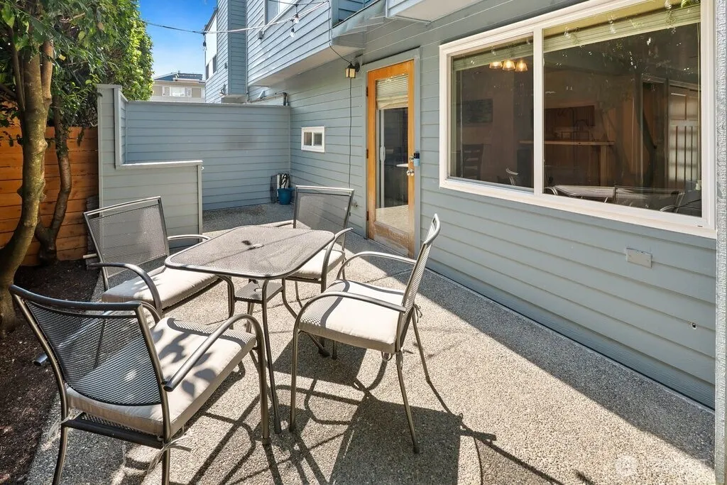 756 N 72nd Street #102, Seattle, WA 98103-0020