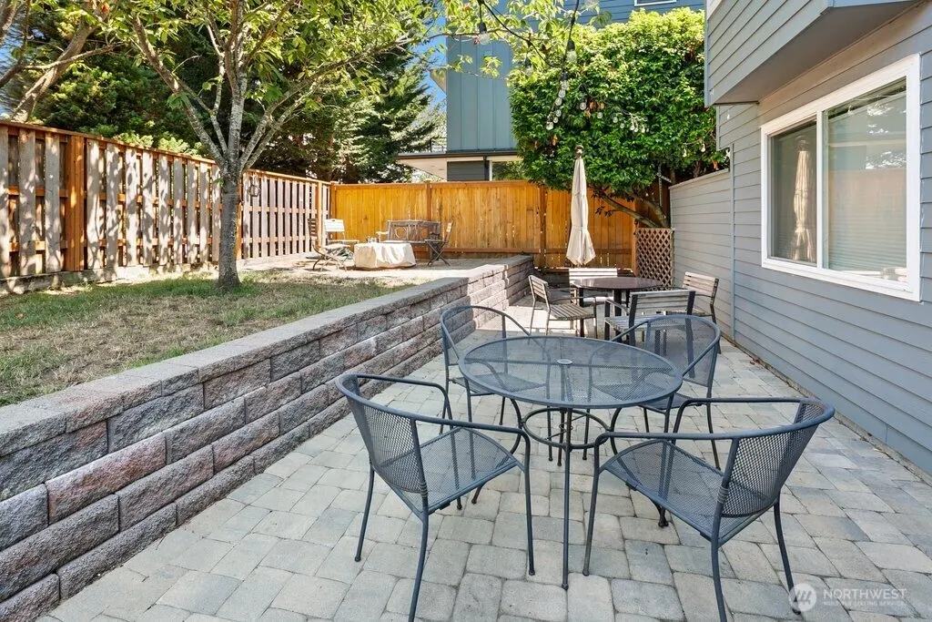 756 N 72nd Street #102, Seattle, WA 98103-0020