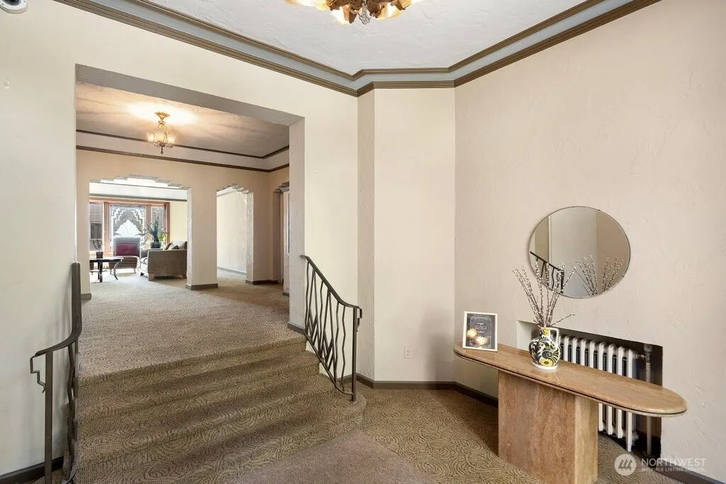 519 W Roy Street #112, Seattle, WA 98119