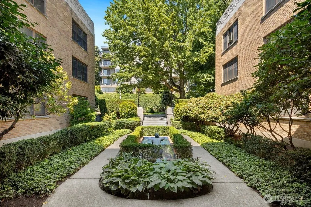 519 W Roy Street #112, Seattle, WA 98119