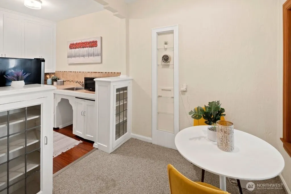 519 W Roy Street #112, Seattle, WA 98119