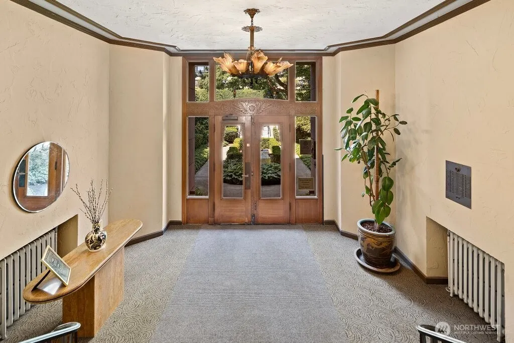 519 W Roy Street #112, Seattle, WA 98119