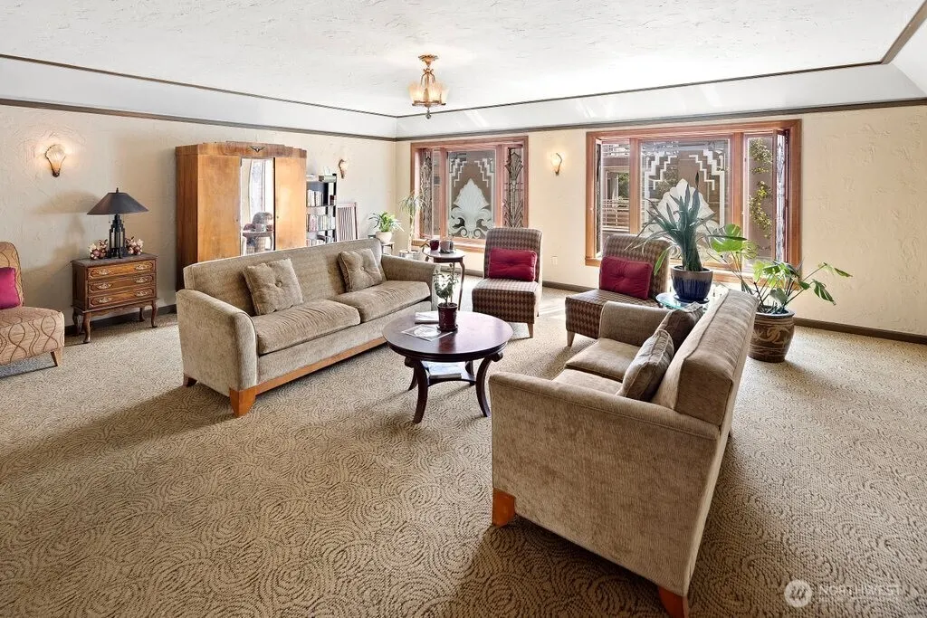 519 W Roy Street #112, Seattle, WA 98119