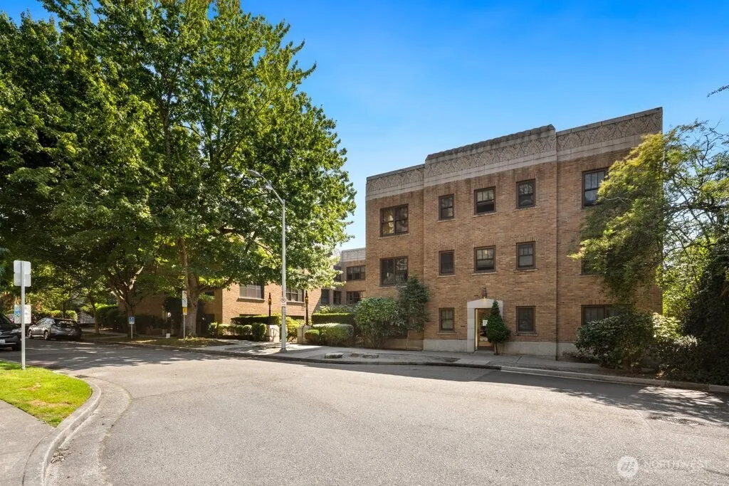 519 W Roy Street #112, Seattle, WA 98119