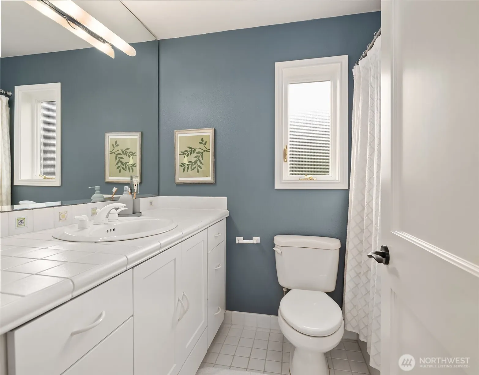 2538 Westmont Way W, Seattle, WA 98199-3720