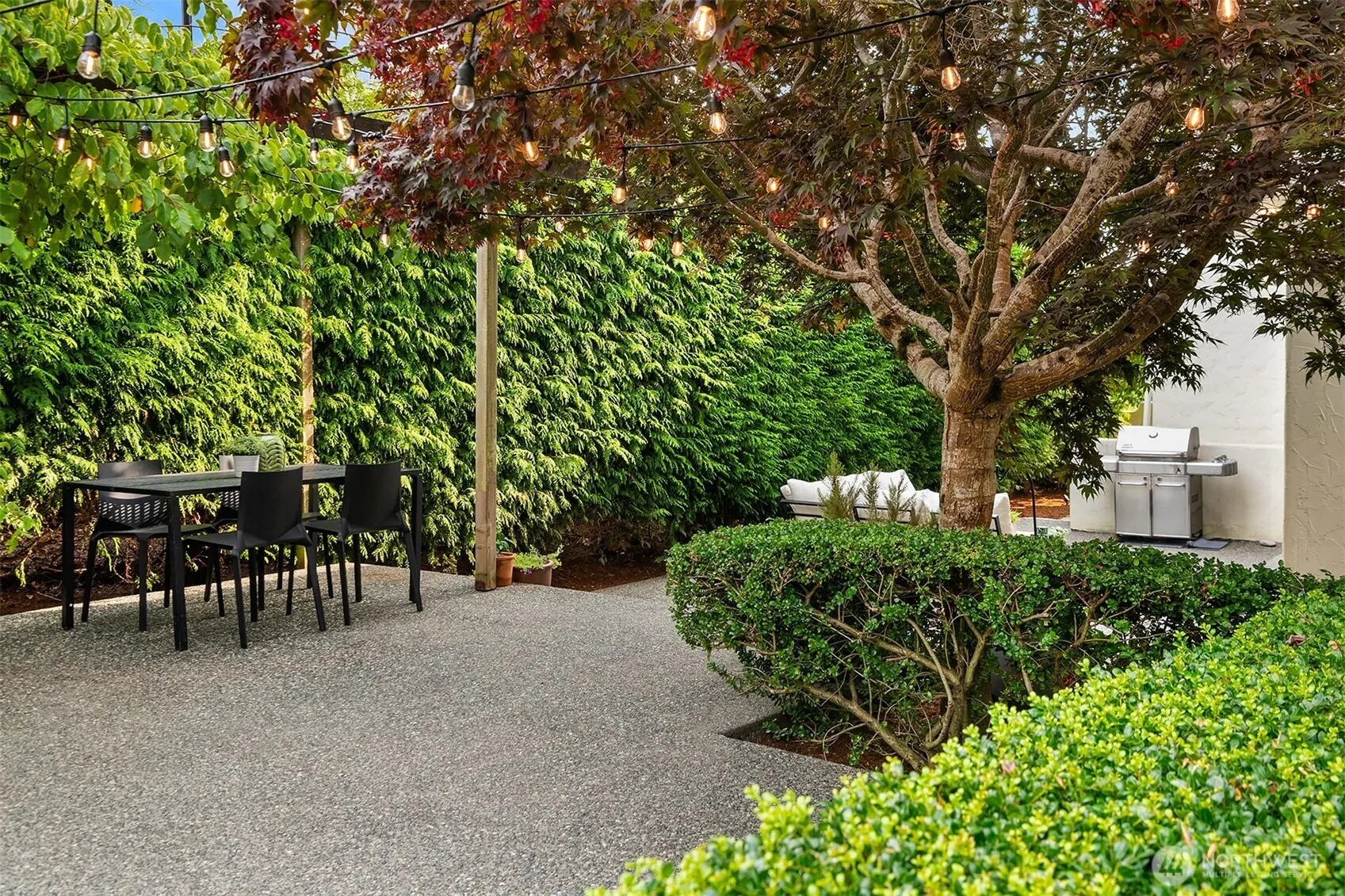 2538 Westmont Way W, Seattle, WA 98199-3720
