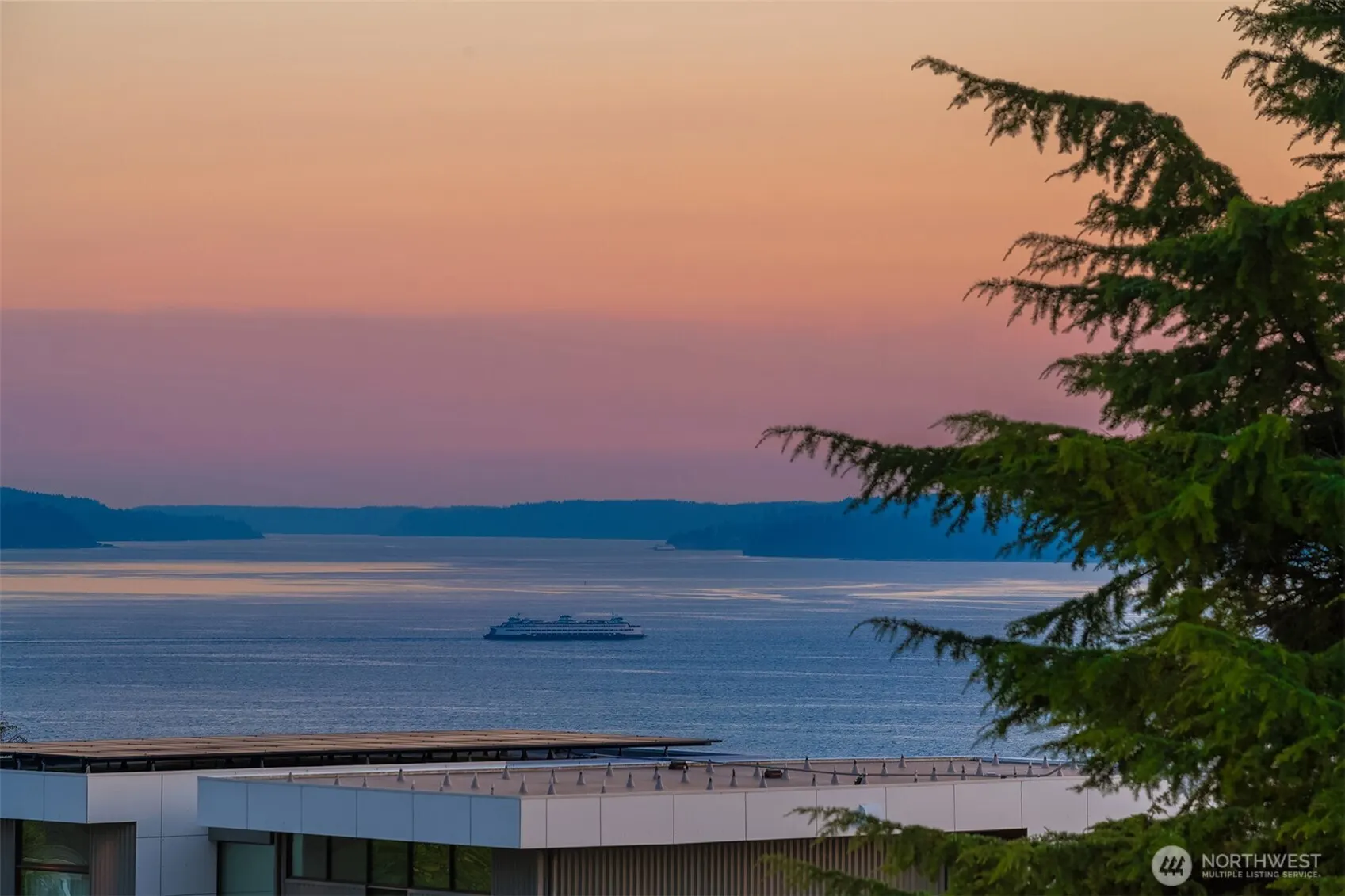 2538 Westmont Way W, Seattle, WA 98199-3720