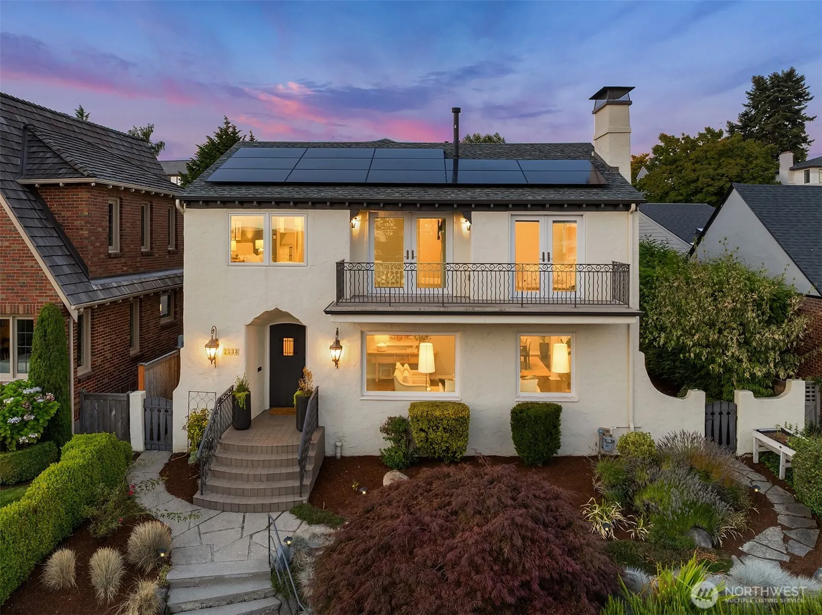 2538 Westmont Way W, Seattle, WA 98199-3720