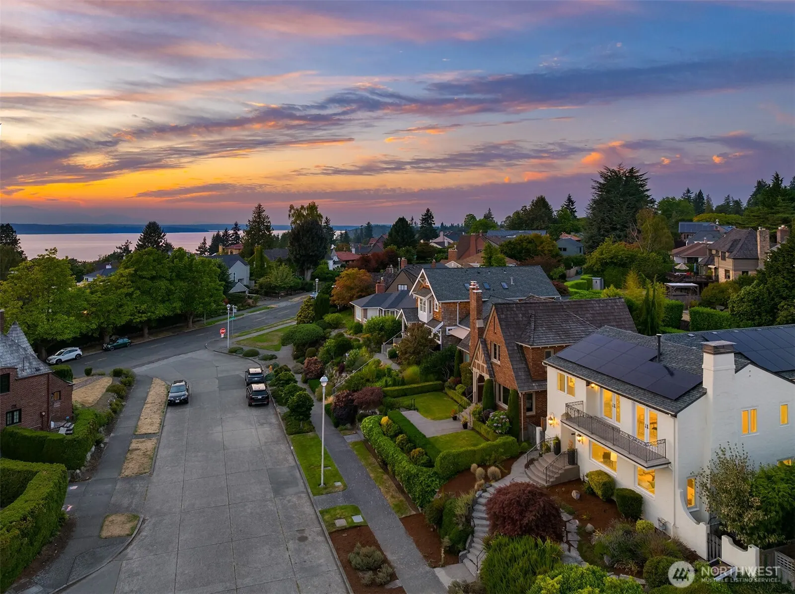 2538 Westmont Way W, Seattle, WA 98199-3720