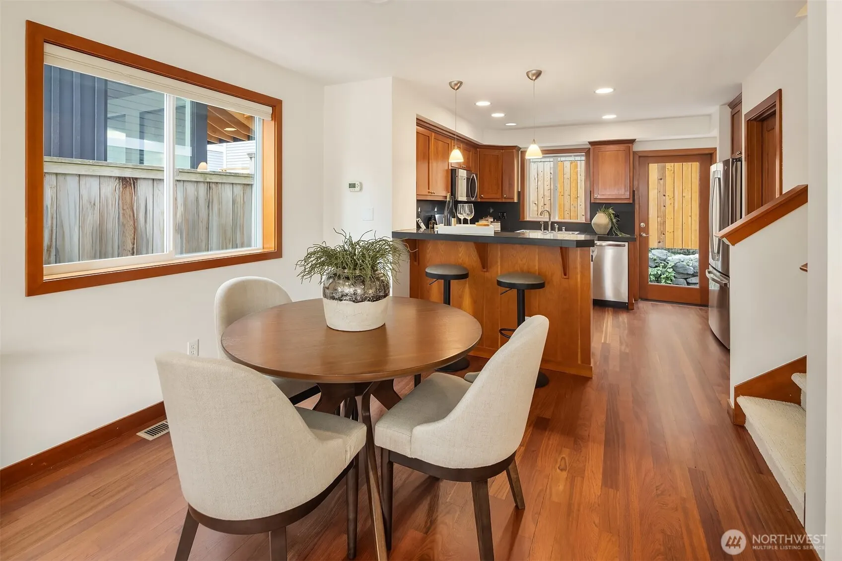 1915 9th Avenue W, Seattle, WA 98119
