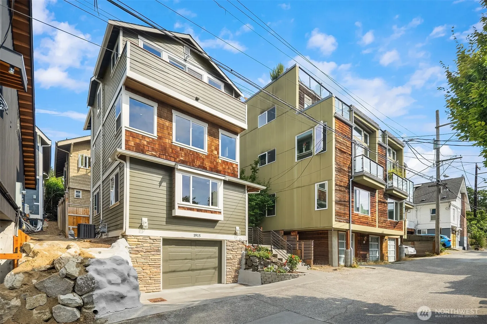 1915 9th Avenue W, Seattle, WA 98119