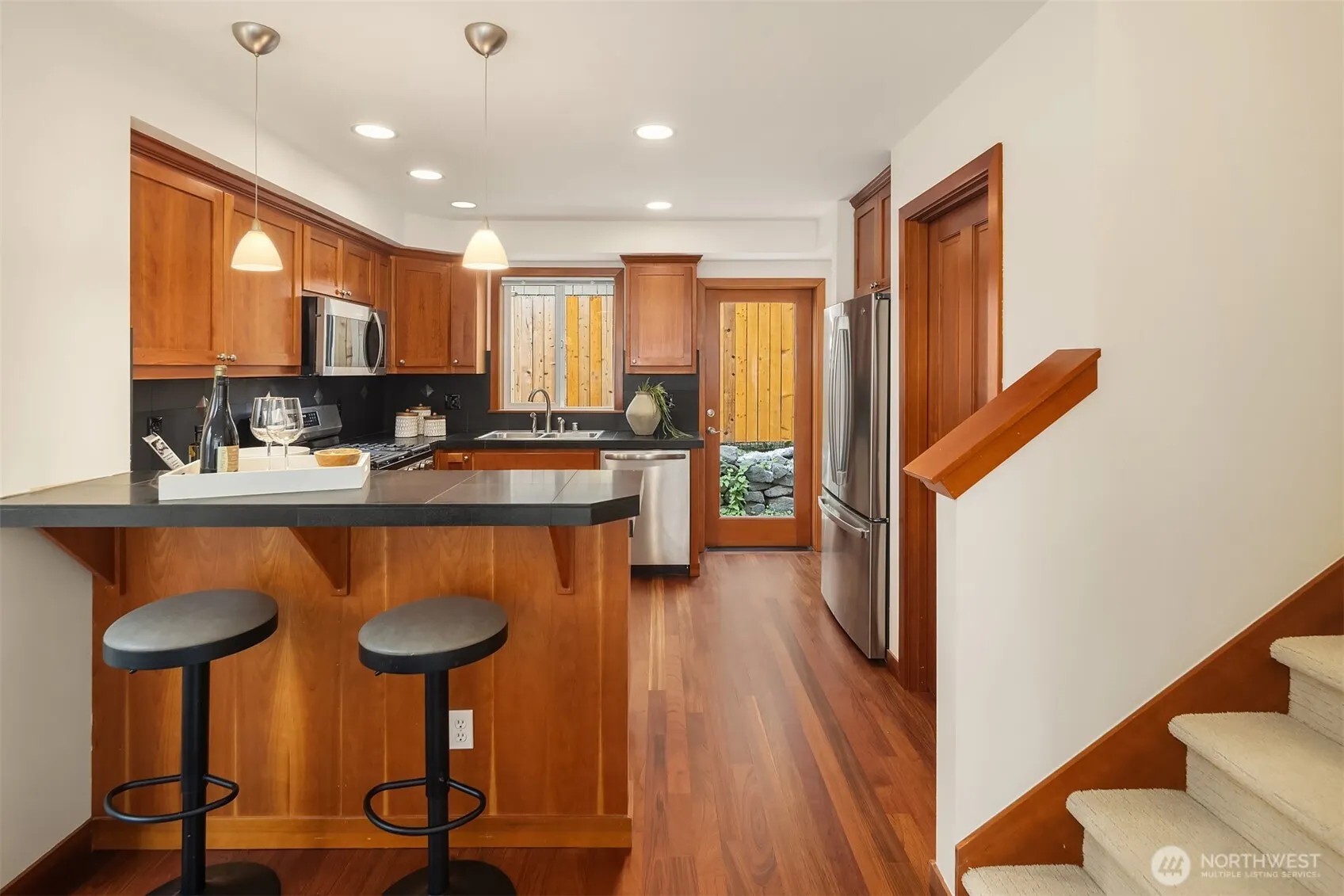 1915 9th Avenue W, Seattle, WA 98119